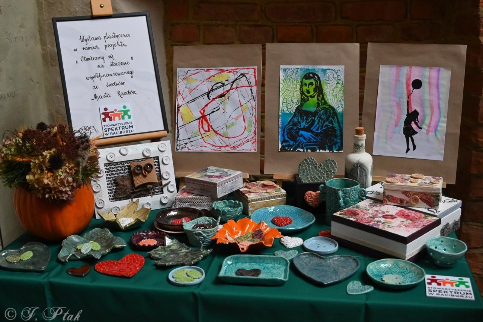 Zdjęcie w galerii na portalu naszraciborz.pl: Jubileusz 10-lecia Stowarzyszenia SPEKTRUM. Konferencja na Zamku Piastowskim wiadomości z regionu