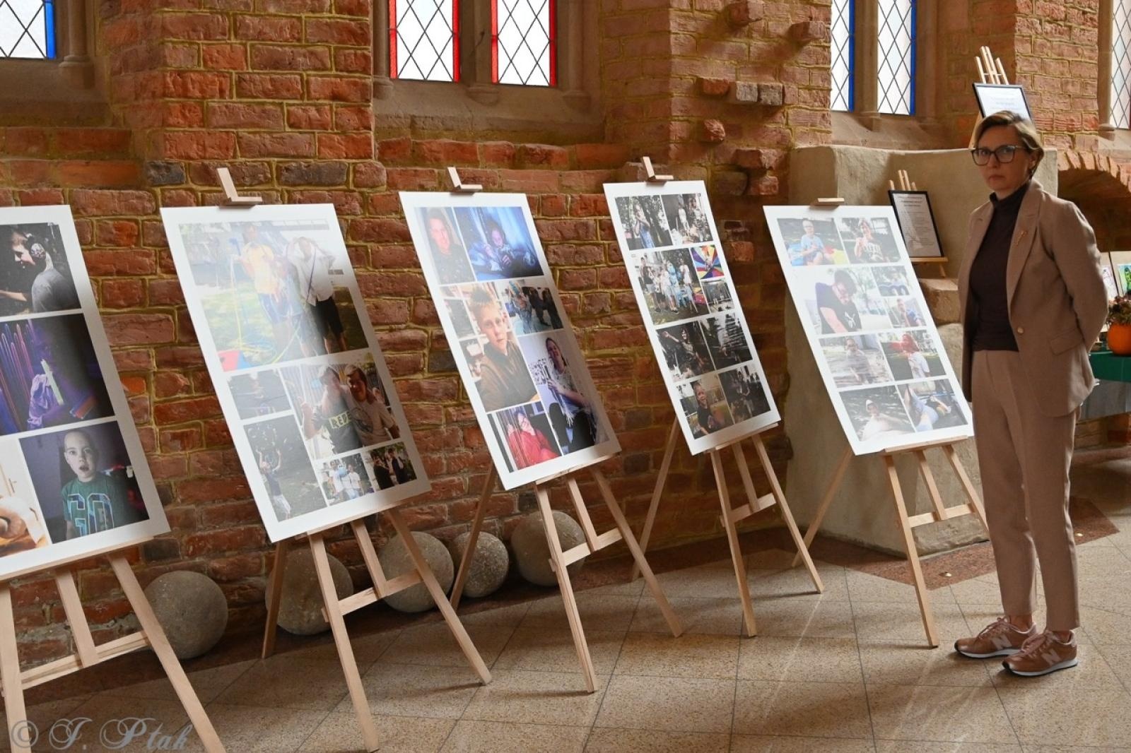 Zdjęcie w galerii na portalu naszraciborz.pl: Jubileusz 10-lecia Stowarzyszenia SPEKTRUM. Konferencja na Zamku Piastowskim wiadomości z regionu