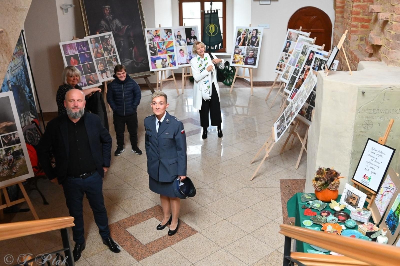 Zdjęcie w galerii na portalu naszraciborz.pl: Jubileusz 10-lecia Stowarzyszenia SPEKTRUM. Konferencja na Zamku Piastowskim wiadomości z regionu