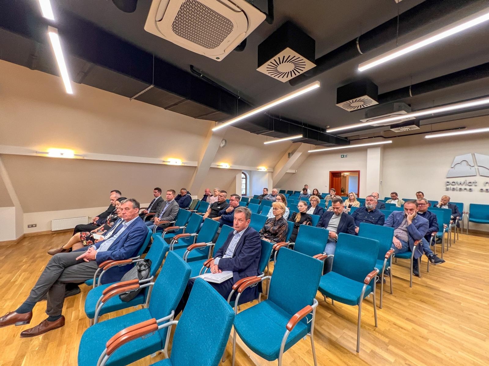 Zdjęcie w galerii na portalu naszraciborz.pl: Biznes i władza na zamku. Starosta o nowych inwestycjach drogowych, prezydent o trasie do Rybnika, pl. Długosza i żwirowni wiadomości z regionu