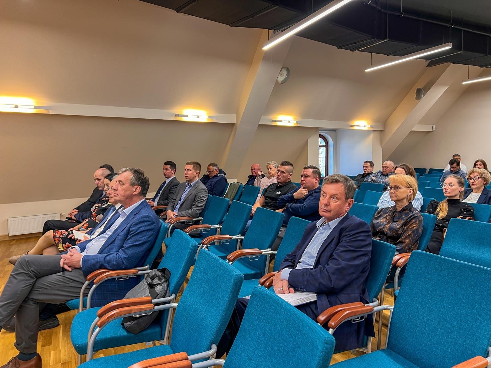 Zdjęcie w galerii na portalu naszraciborz.pl: Biznes i władza na zamku. Starosta o nowych inwestycjach drogowych, prezydent o trasie do Rybnika, pl. Długosza i żwirowni wiadomości z regionu