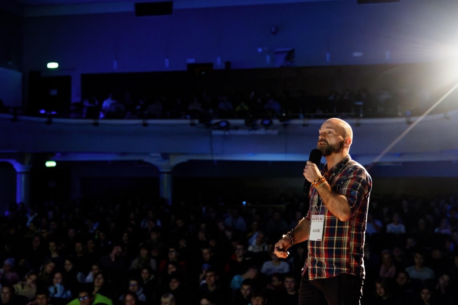 Zdjęcie w galerii na portalu naszraciborz.pl: WIATRAKI już kręcą. Ruszył raciborski festiwal podróżniczy [FOTO] wiadomości z regionu