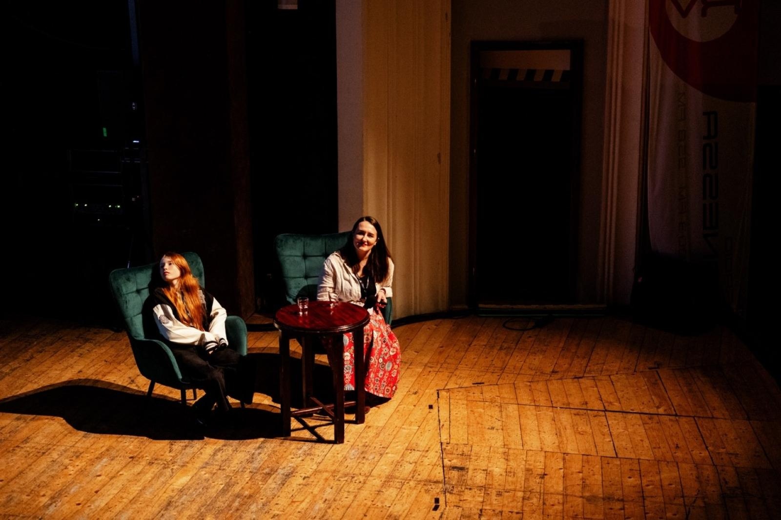 Zdjęcie w galerii na portalu naszraciborz.pl: WIATRAKI już kręcą. Ruszył raciborski festiwal podróżniczy [FOTO] wiadomości z regionu