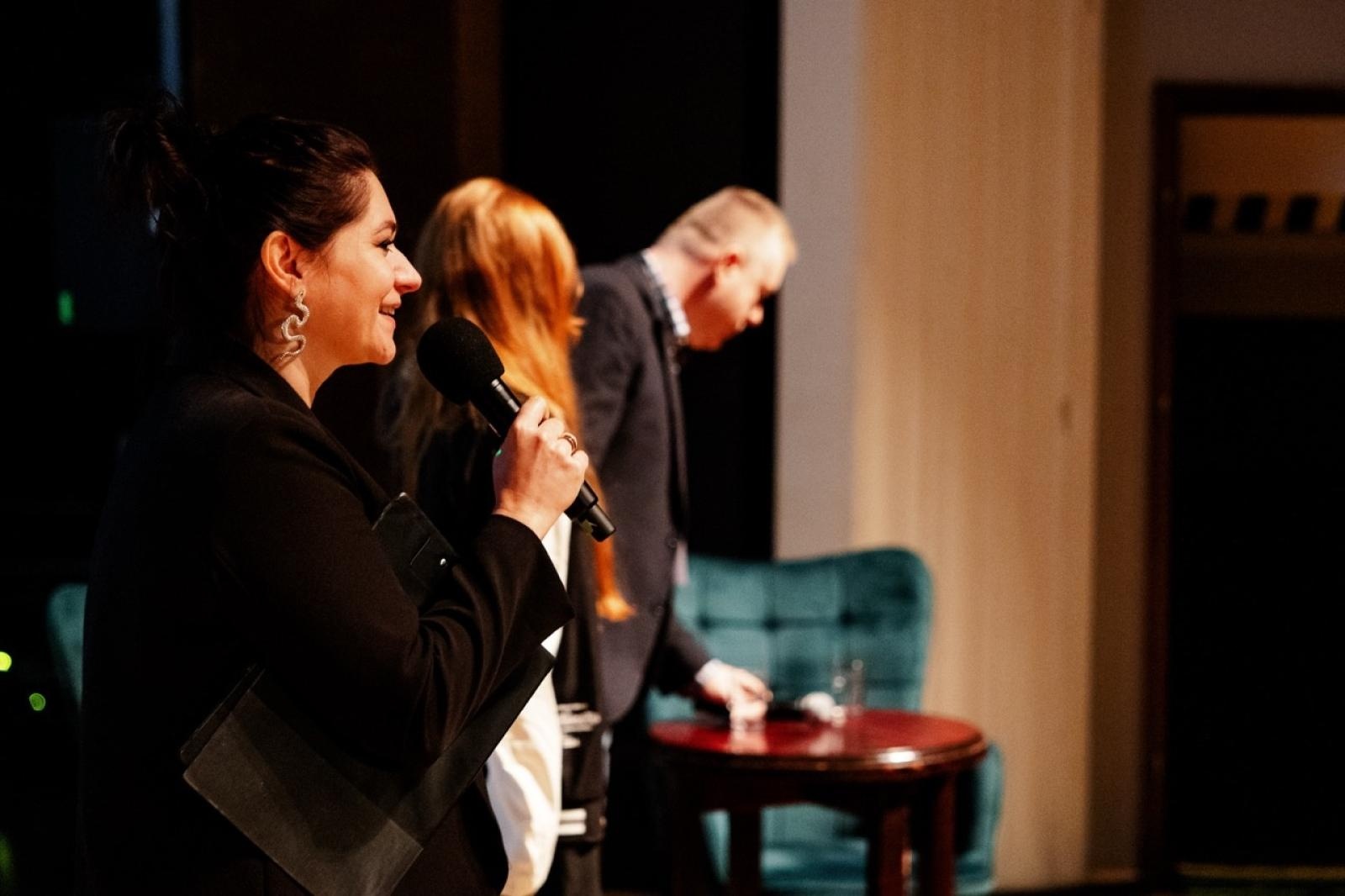 Zdjęcie w galerii na portalu naszraciborz.pl: WIATRAKI już kręcą. Ruszył raciborski festiwal podróżniczy [FOTO] wiadomości z regionu