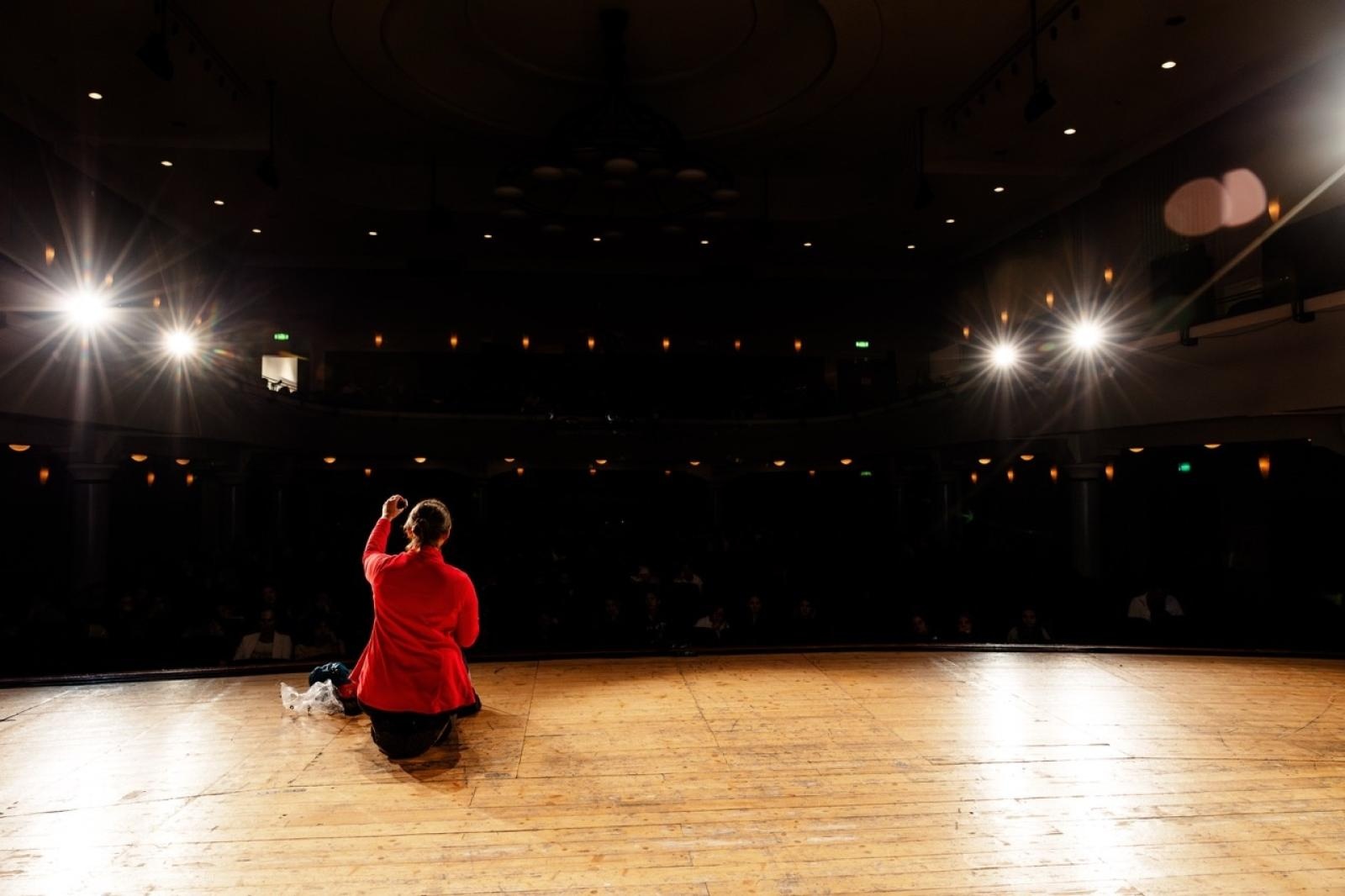 Zdjęcie w galerii na portalu naszraciborz.pl: WIATRAKI już kręcą. Ruszył raciborski festiwal podróżniczy [FOTO] wiadomości z regionu