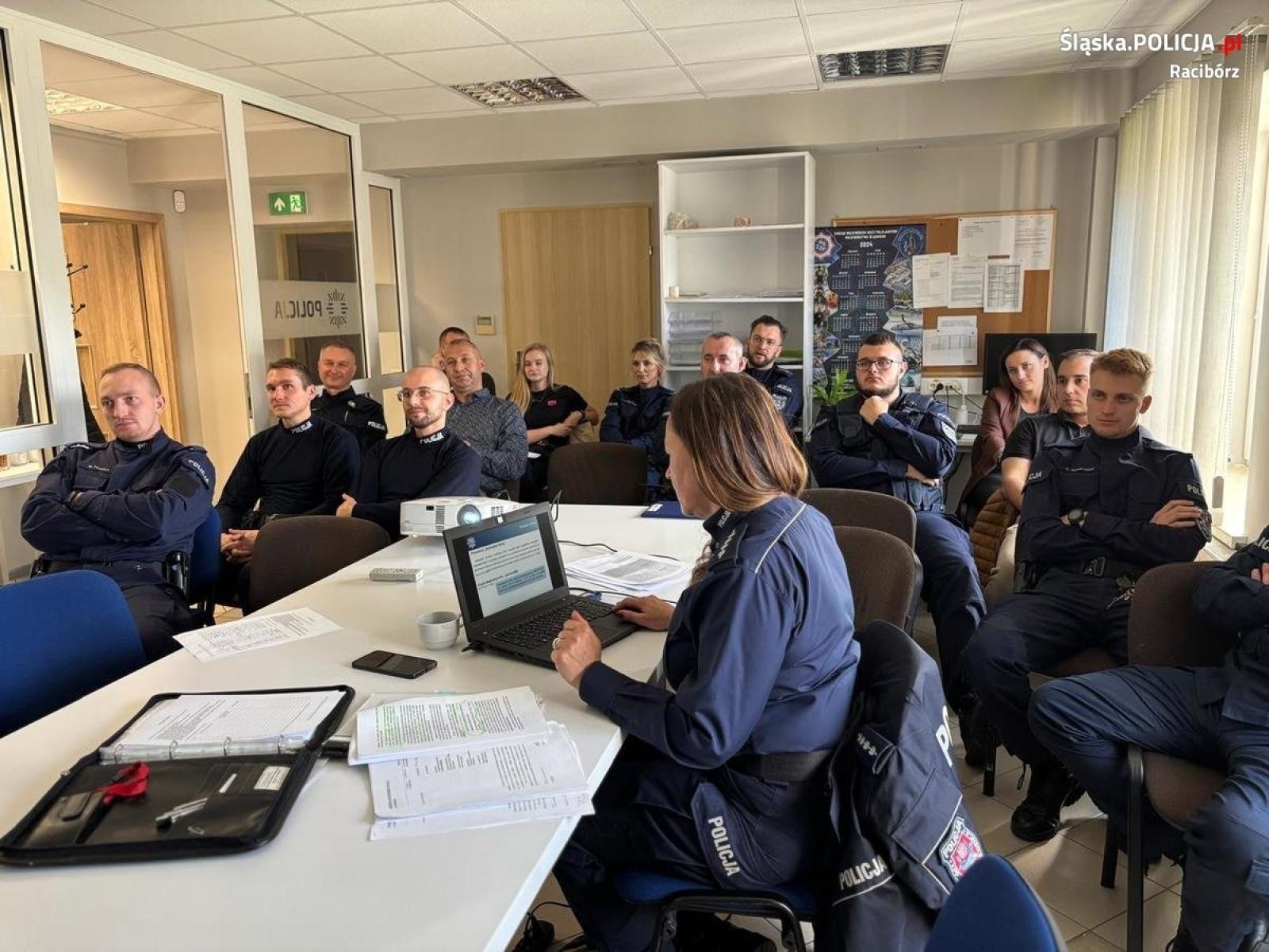 Zdjęcie w galerii na portalu naszraciborz.pl: Policjanci z Kietrza i Pietrowic Wielkich zacieśniają współpracę wiadomości z regionu
