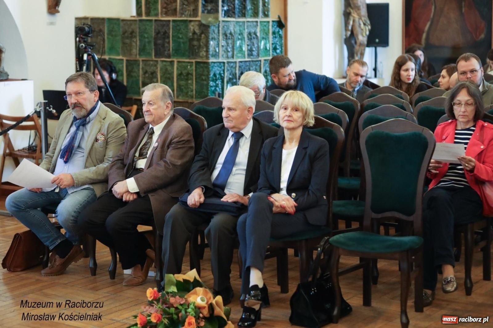 Zdjęcie w galerii na portalu naszraciborz.pl: W Raciborzu o najdawniejszych śladach osadnictwa i odkryciach archeologicznych – konferencja i otwarcie wystawy w Muzeum wiadomości z regionu