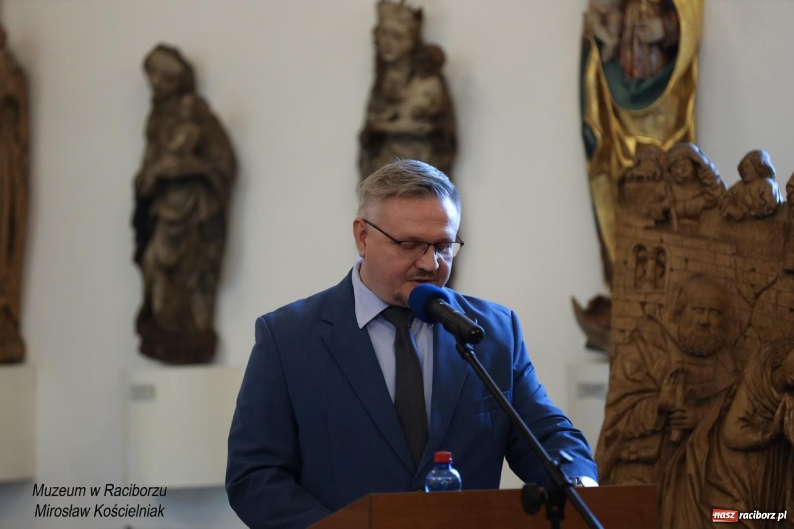 Zdjęcie w galerii na portalu naszraciborz.pl: W Raciborzu o najdawniejszych śladach osadnictwa i odkryciach archeologicznych – konferencja i otwarcie wystawy w Muzeum wiadomości z regionu