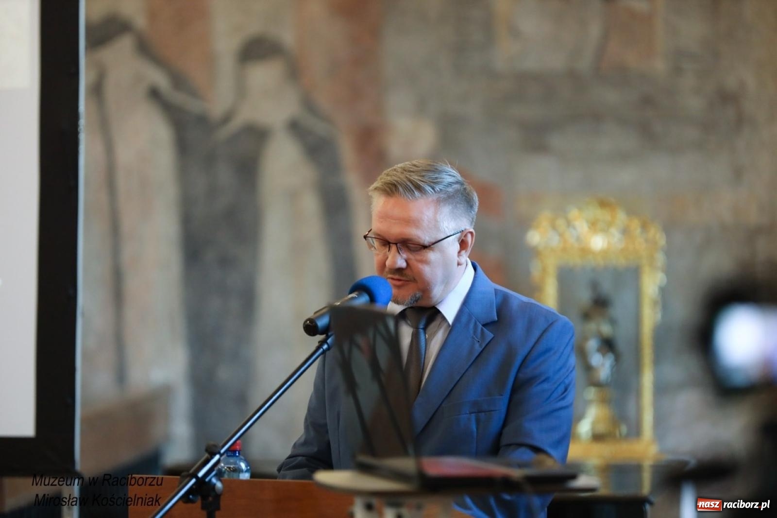 Zdjęcie w galerii na portalu naszraciborz.pl: W Raciborzu o najdawniejszych śladach osadnictwa i odkryciach archeologicznych – konferencja i otwarcie wystawy w Muzeum wiadomości z regionu