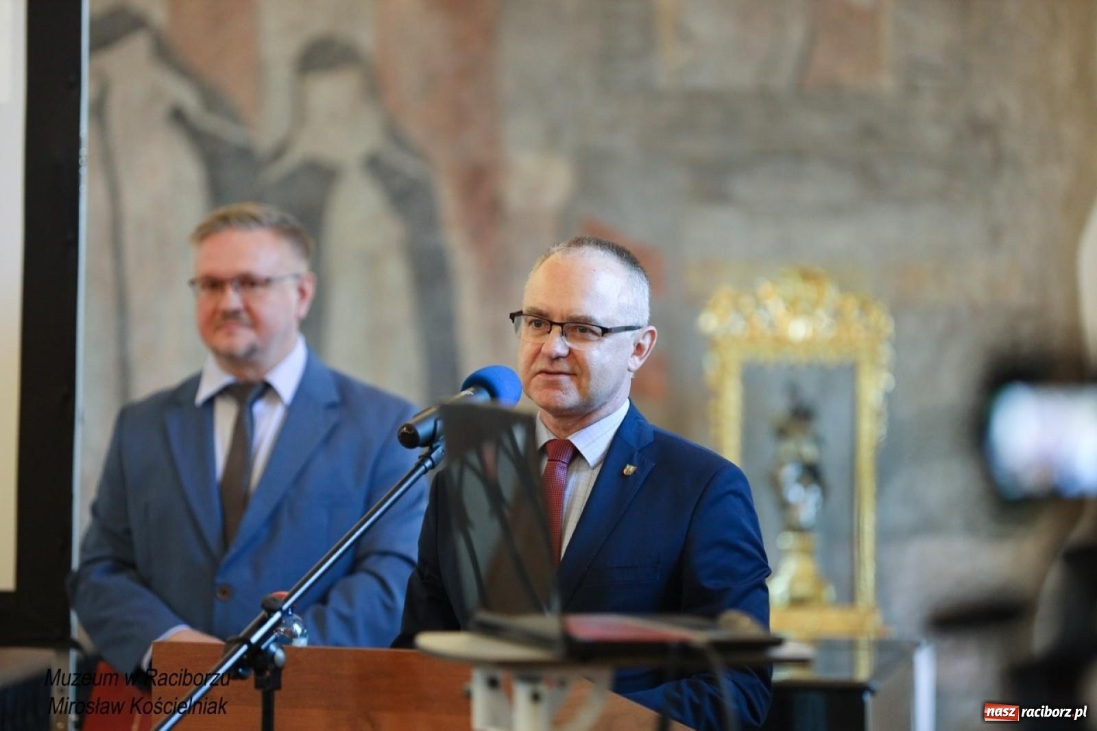 Zdjęcie w galerii na portalu naszraciborz.pl: W Raciborzu o najdawniejszych śladach osadnictwa i odkryciach archeologicznych – konferencja i otwarcie wystawy w Muzeum wiadomości z regionu