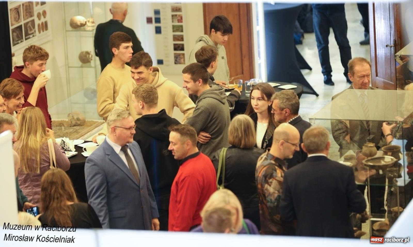 Zdjęcie w galerii na portalu naszraciborz.pl: W Raciborzu o najdawniejszych śladach osadnictwa i odkryciach archeologicznych – konferencja i otwarcie wystawy w Muzeum wiadomości z regionu