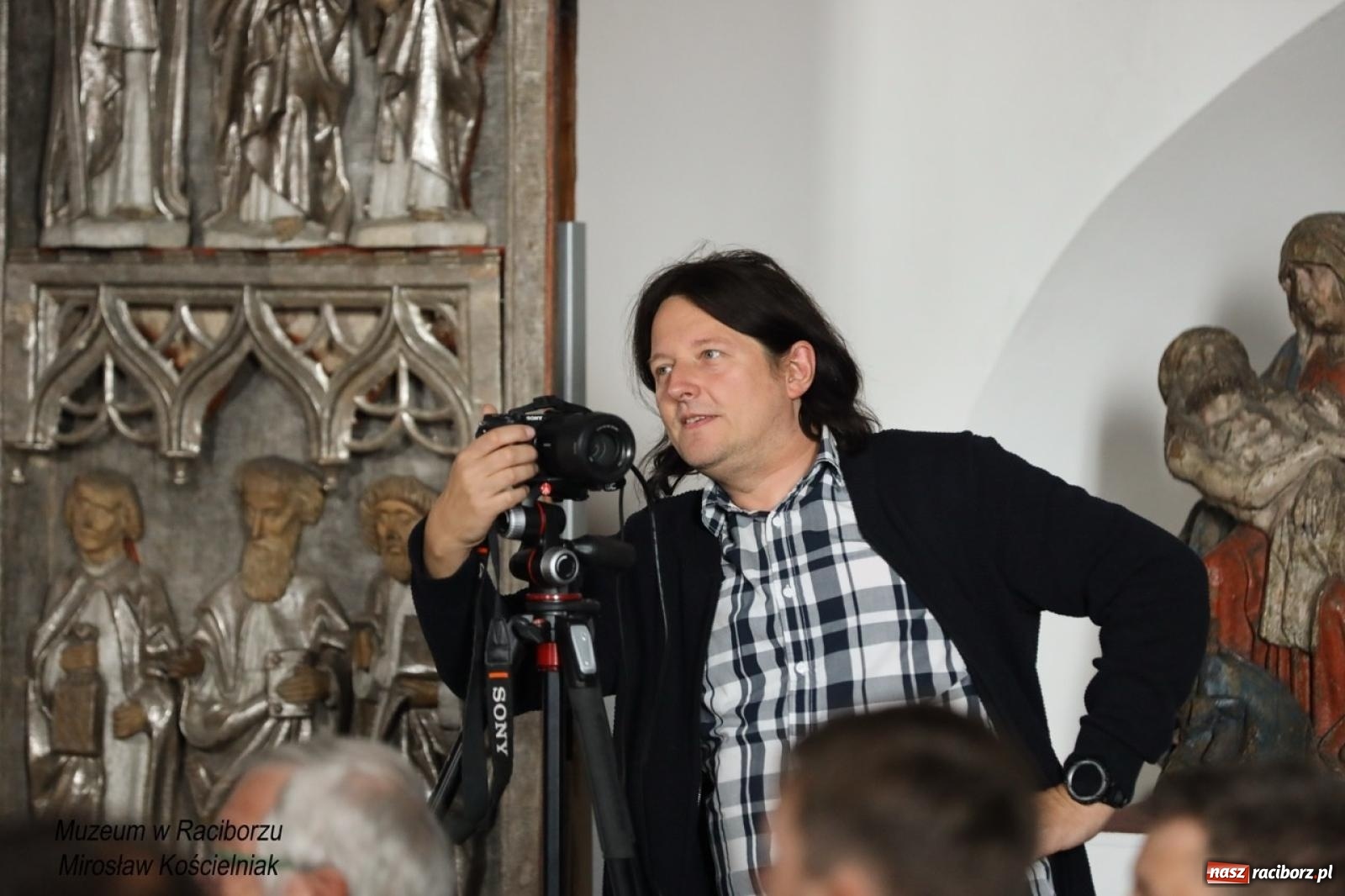 Zdjęcie w galerii na portalu naszraciborz.pl: W Raciborzu o najdawniejszych śladach osadnictwa i odkryciach archeologicznych – konferencja i otwarcie wystawy w Muzeum wiadomości z regionu