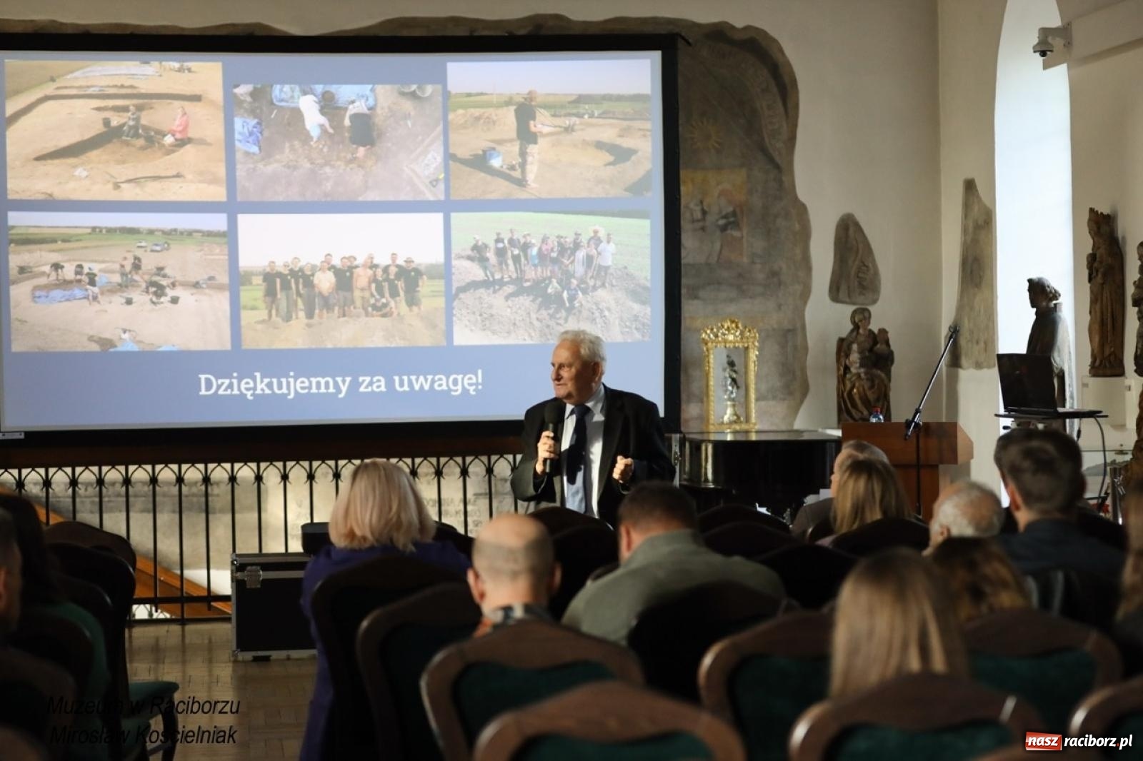 Zdjęcie w galerii na portalu naszraciborz.pl: W Raciborzu o najdawniejszych śladach osadnictwa i odkryciach archeologicznych – konferencja i otwarcie wystawy w Muzeum wiadomości z regionu