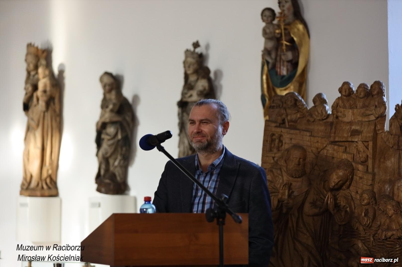 Zdjęcie w galerii na portalu naszraciborz.pl: W Raciborzu o najdawniejszych śladach osadnictwa i odkryciach archeologicznych – konferencja i otwarcie wystawy w Muzeum wiadomości z regionu