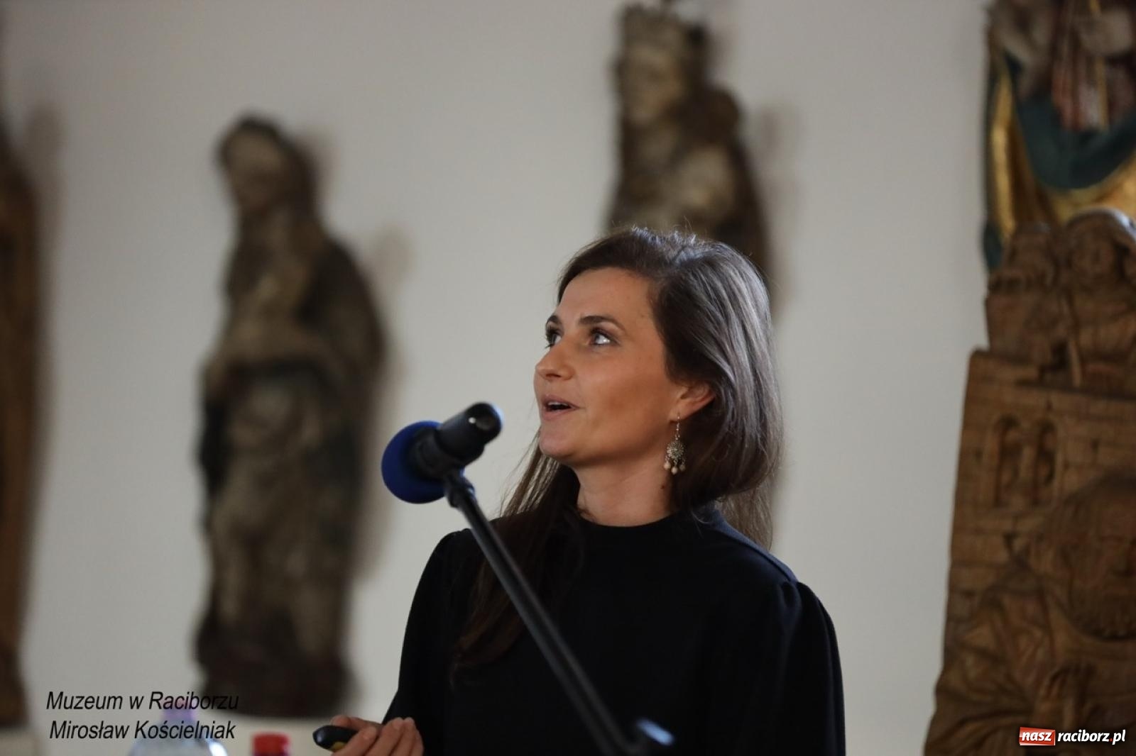 Zdjęcie w galerii na portalu naszraciborz.pl: W Raciborzu o najdawniejszych śladach osadnictwa i odkryciach archeologicznych – konferencja i otwarcie wystawy w Muzeum wiadomości z regionu