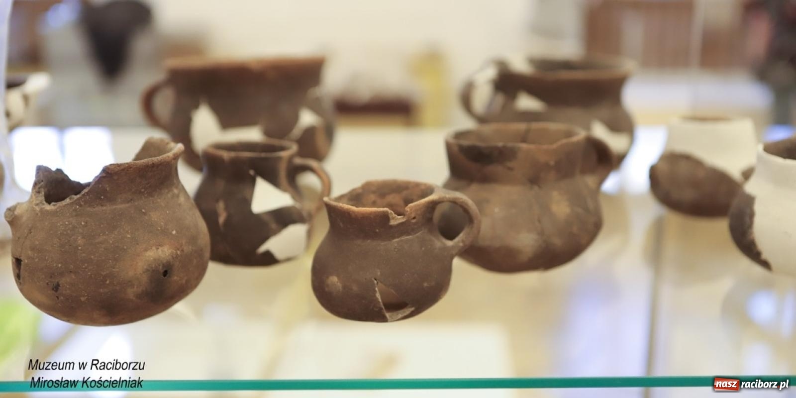 Zdjęcie w galerii na portalu naszraciborz.pl: W Raciborzu o najdawniejszych śladach osadnictwa i odkryciach archeologicznych – konferencja i otwarcie wystawy w Muzeum wiadomości z regionu