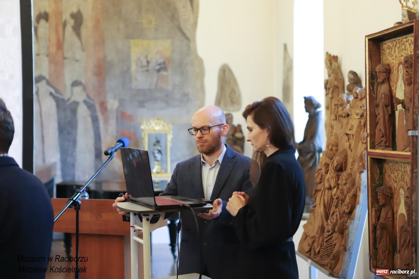 Zdjęcie w galerii na portalu naszraciborz.pl: W Raciborzu o najdawniejszych śladach osadnictwa i odkryciach archeologicznych – konferencja i otwarcie wystawy w Muzeum wiadomości z regionu