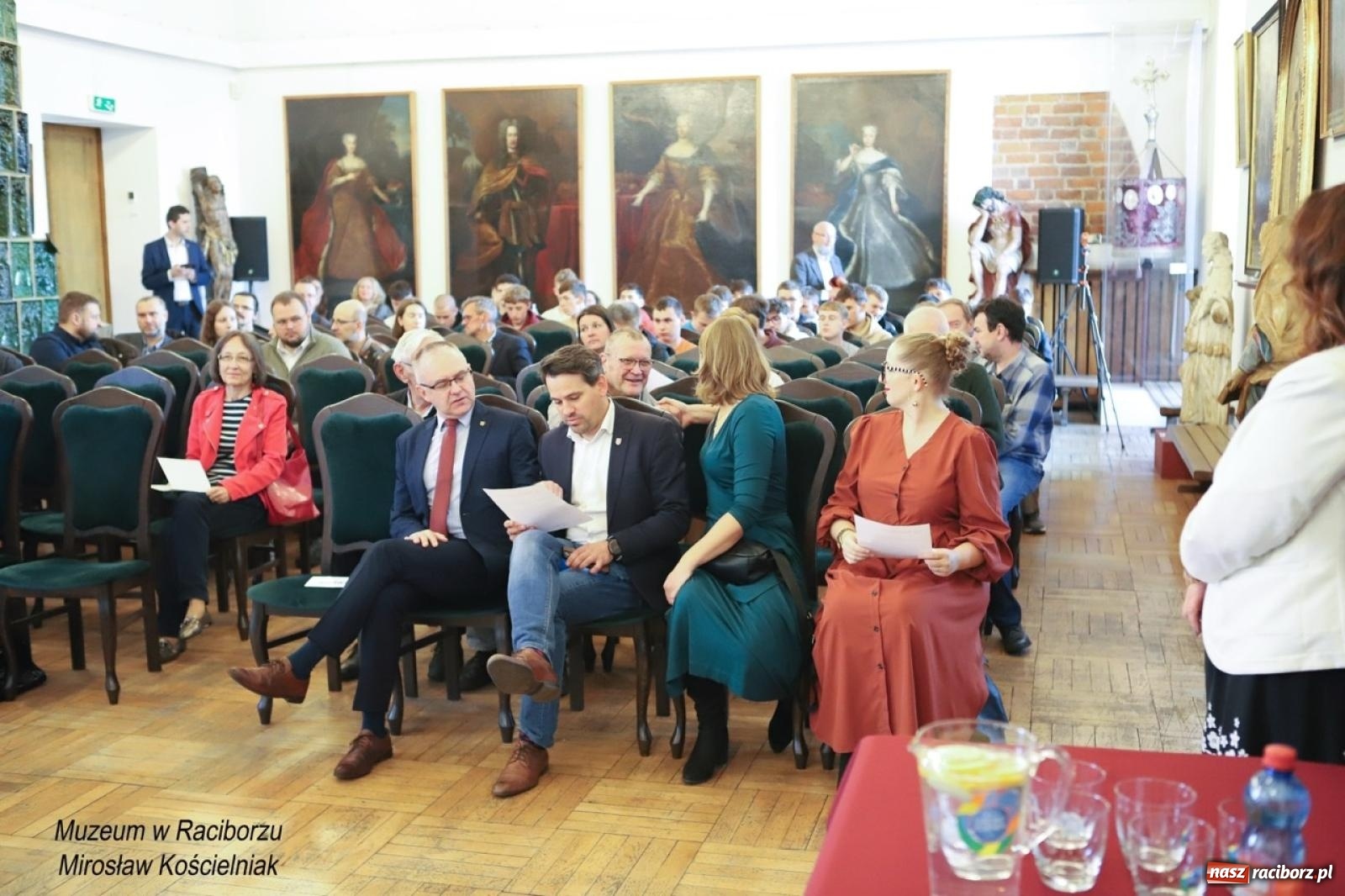 Zdjęcie w galerii na portalu naszraciborz.pl: W Raciborzu o najdawniejszych śladach osadnictwa i odkryciach archeologicznych – konferencja i otwarcie wystawy w Muzeum wiadomości z regionu