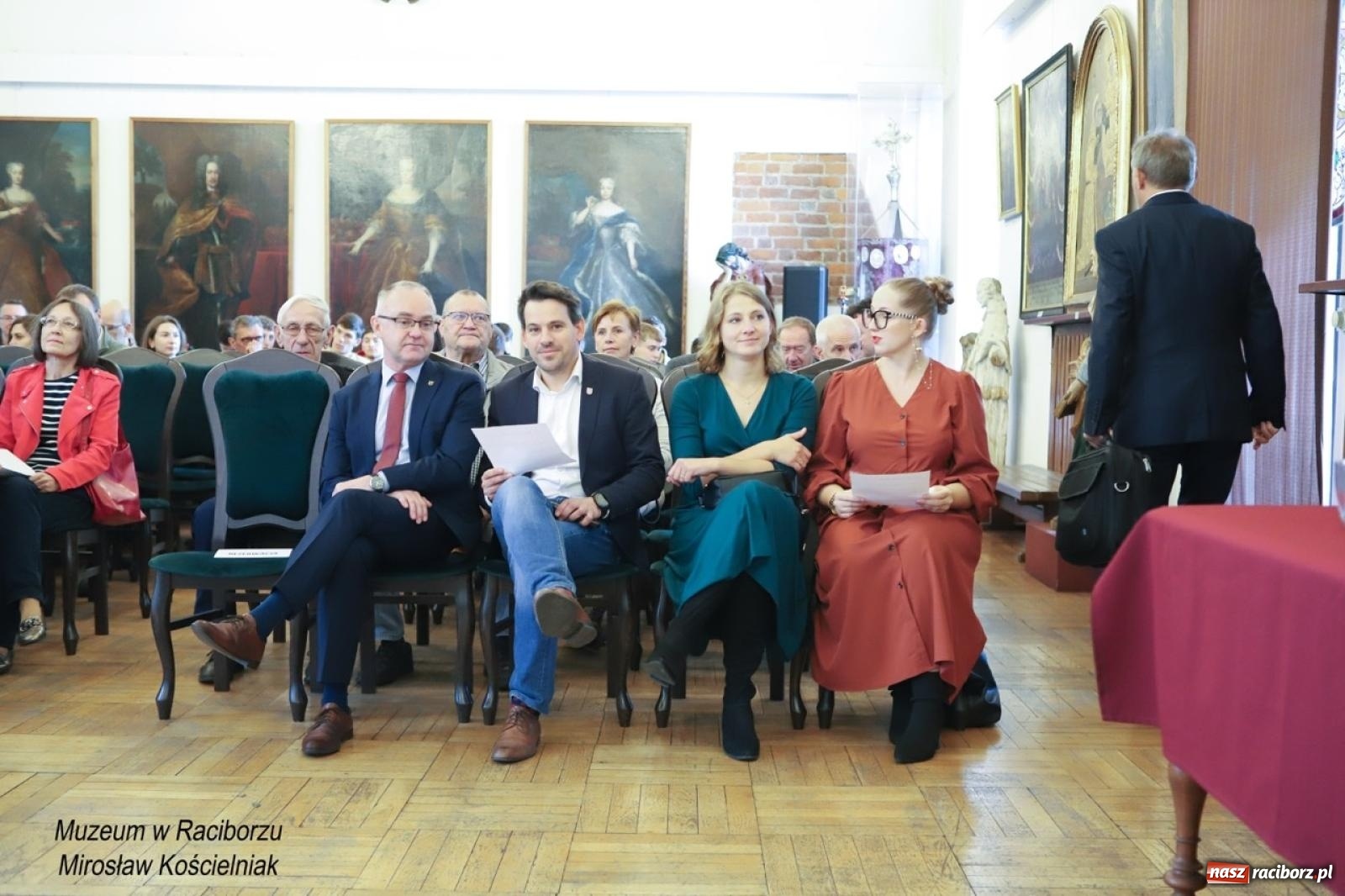 Zdjęcie w galerii na portalu naszraciborz.pl: W Raciborzu o najdawniejszych śladach osadnictwa i odkryciach archeologicznych – konferencja i otwarcie wystawy w Muzeum wiadomości z regionu