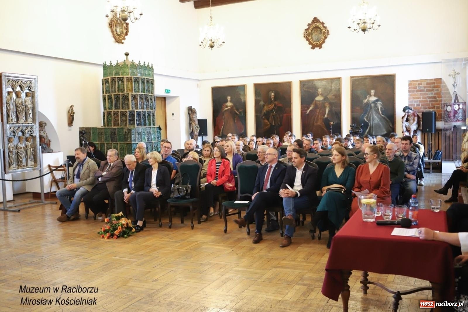 Zdjęcie w galerii na portalu naszraciborz.pl: W Raciborzu o najdawniejszych śladach osadnictwa i odkryciach archeologicznych – konferencja i otwarcie wystawy w Muzeum wiadomości z regionu
