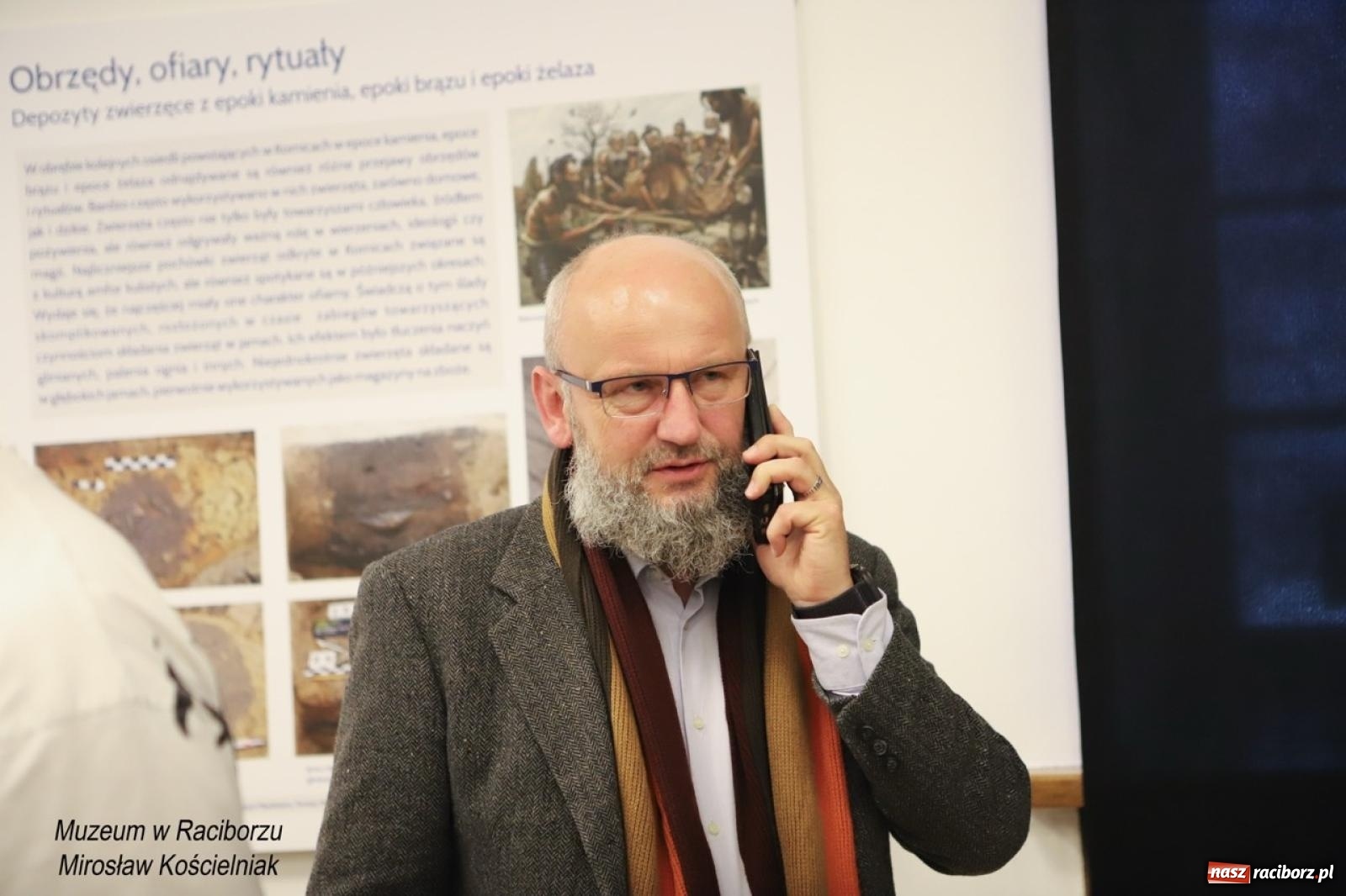 Zdjęcie w galerii na portalu naszraciborz.pl: W Raciborzu o najdawniejszych śladach osadnictwa i odkryciach archeologicznych – konferencja i otwarcie wystawy w Muzeum wiadomości z regionu