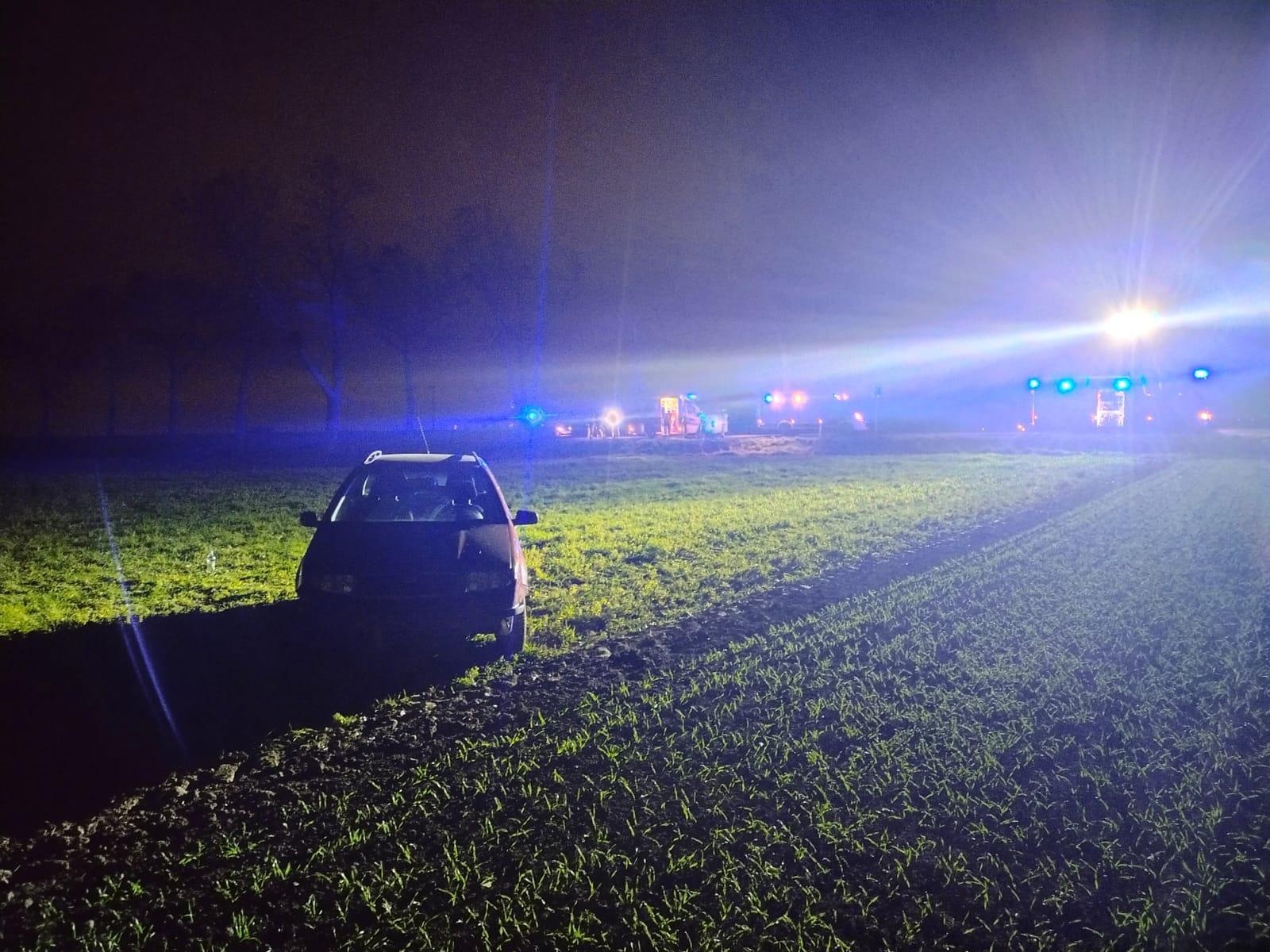 Zdjęcie w galerii na portalu naszraciborz.pl: Skoda wypadła z jezdni w Żerdzinach wiadomości z regionu