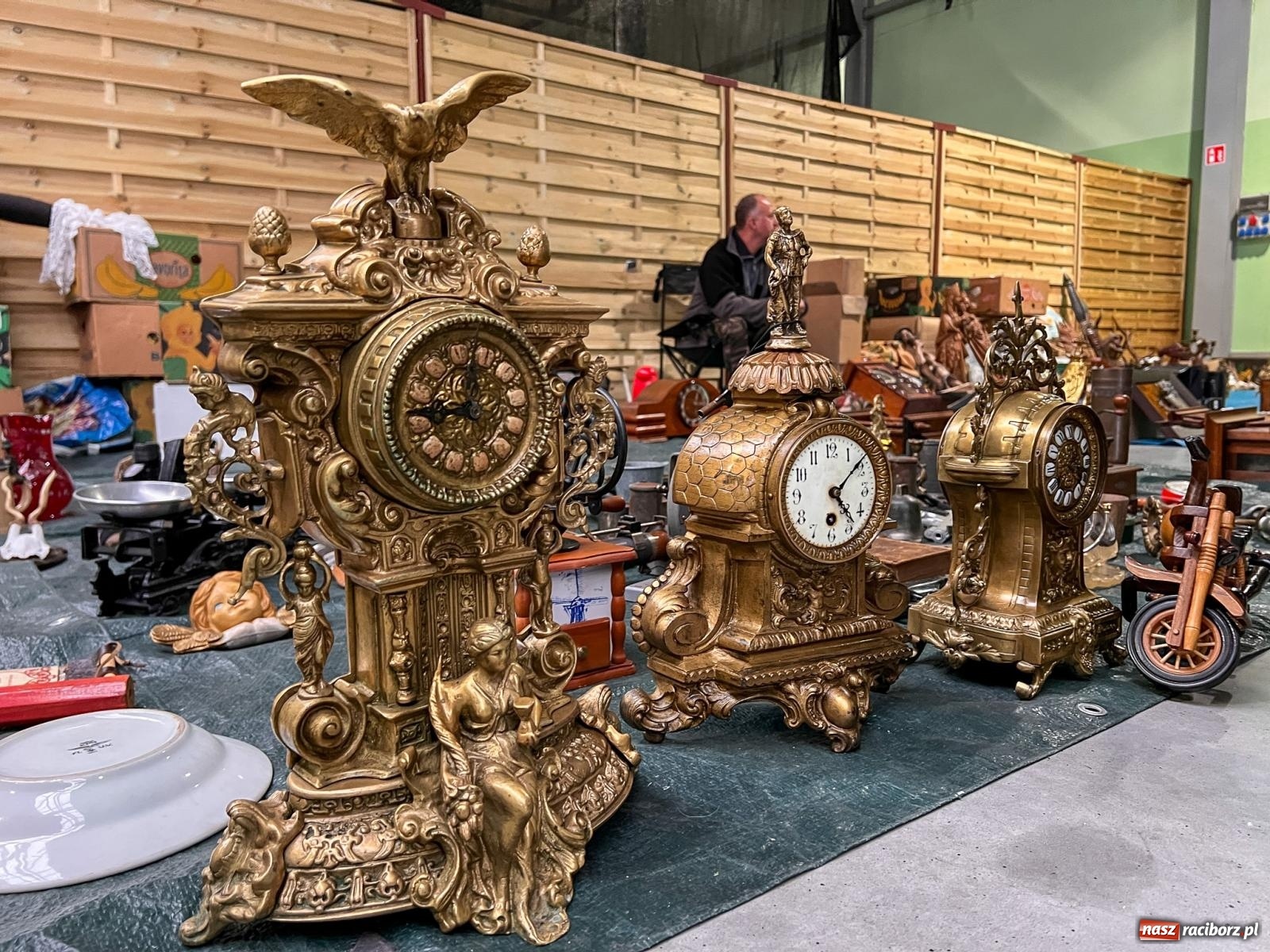 Zdjęcie w galerii na portalu naszraciborz.pl: Spora frekwencja na targu staroci w Pietrowicach Wielkich wiadomości z regionu