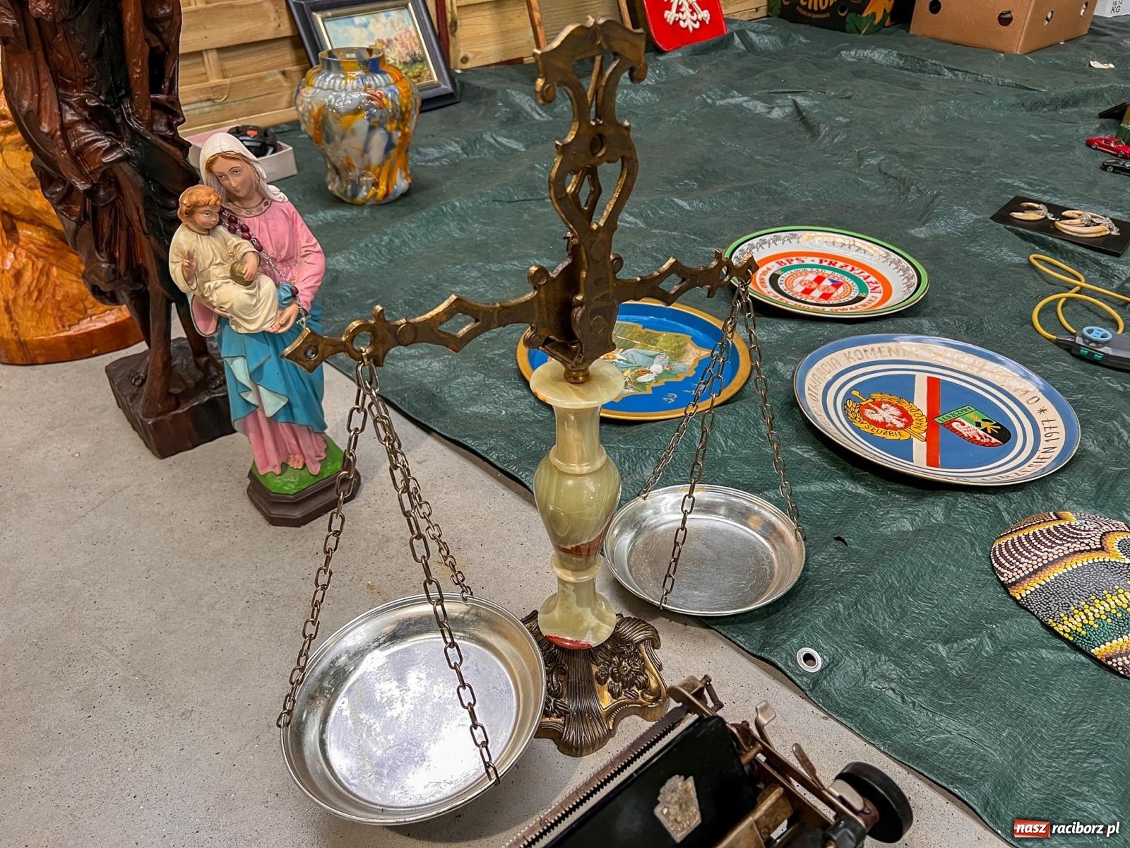 Zdjęcie w galerii na portalu naszraciborz.pl: Spora frekwencja na targu staroci w Pietrowicach Wielkich wiadomości z regionu