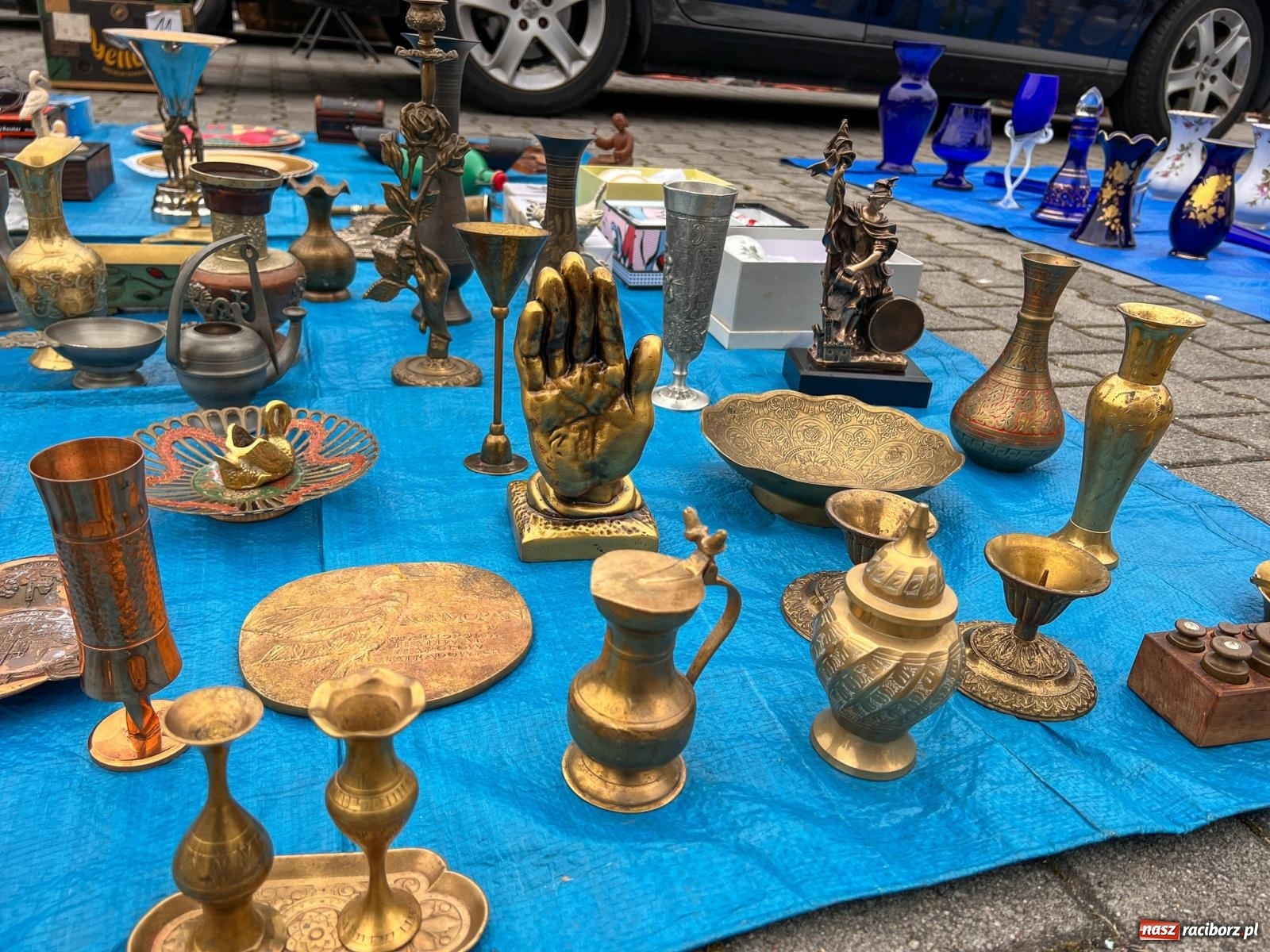 Zdjęcie w galerii na portalu naszraciborz.pl: Spora frekwencja na targu staroci w Pietrowicach Wielkich wiadomości z regionu