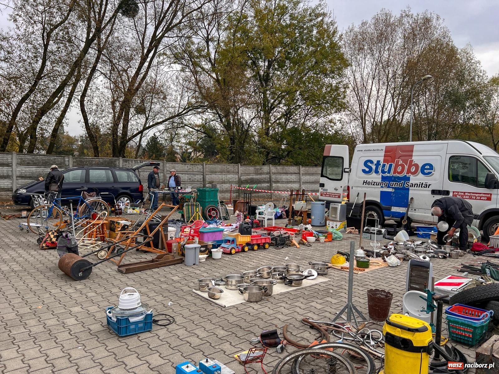 Zdjęcie w galerii na portalu naszraciborz.pl: Spora frekwencja na targu staroci w Pietrowicach Wielkich wiadomości z regionu