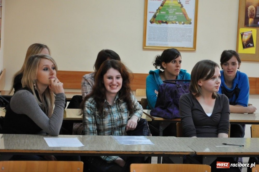 Zdjęcie w galerii na portalu naszraciborz.pl: Specjaliści z Czech w PWSZ wiadomości z regionu