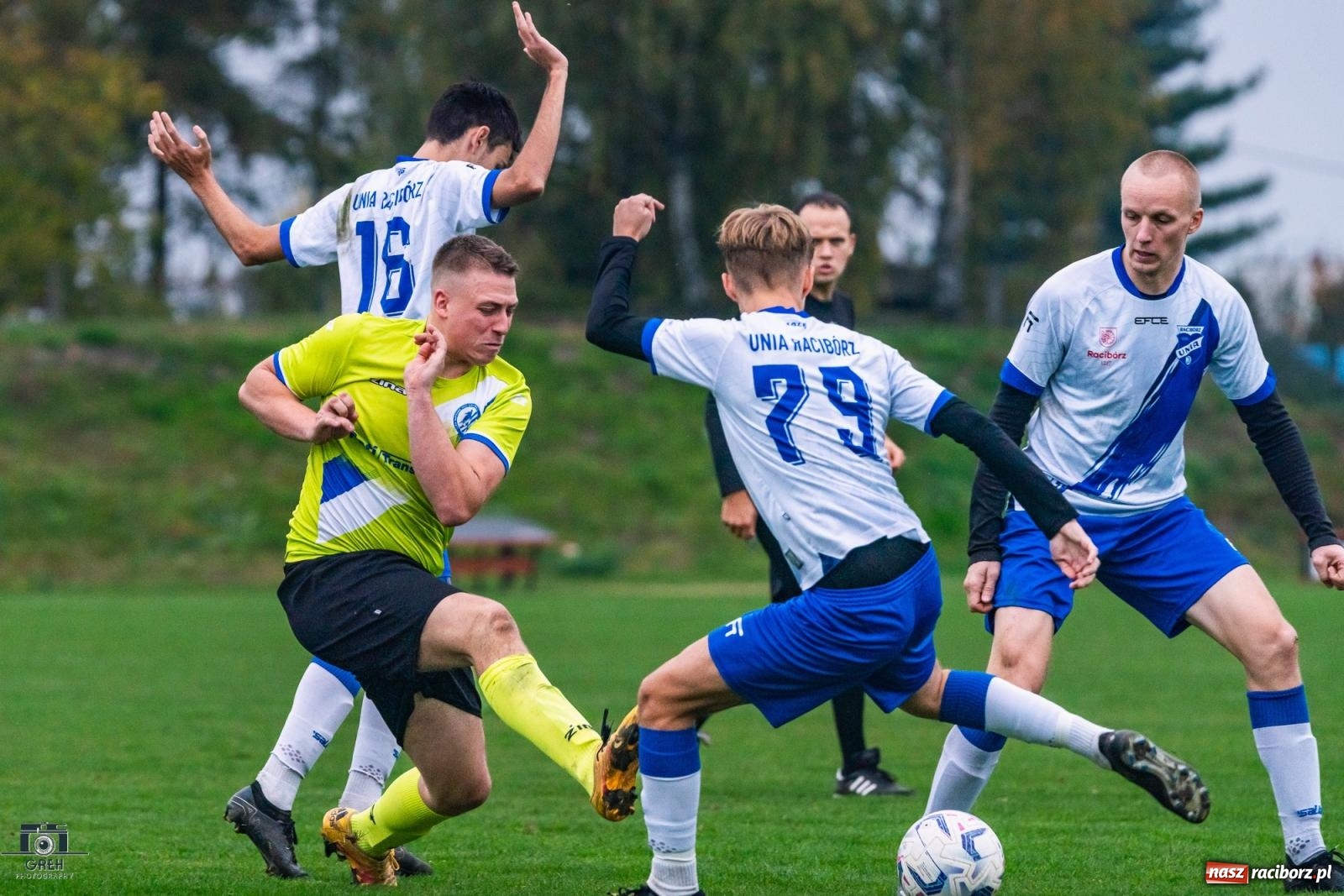 Zdjęcie w galerii na portalu naszraciborz.pl: Są takie mecze, gdzie nic wyjść nie chce. Przerwana passa Unii Racibórz [FOTO] wiadomości z regionu