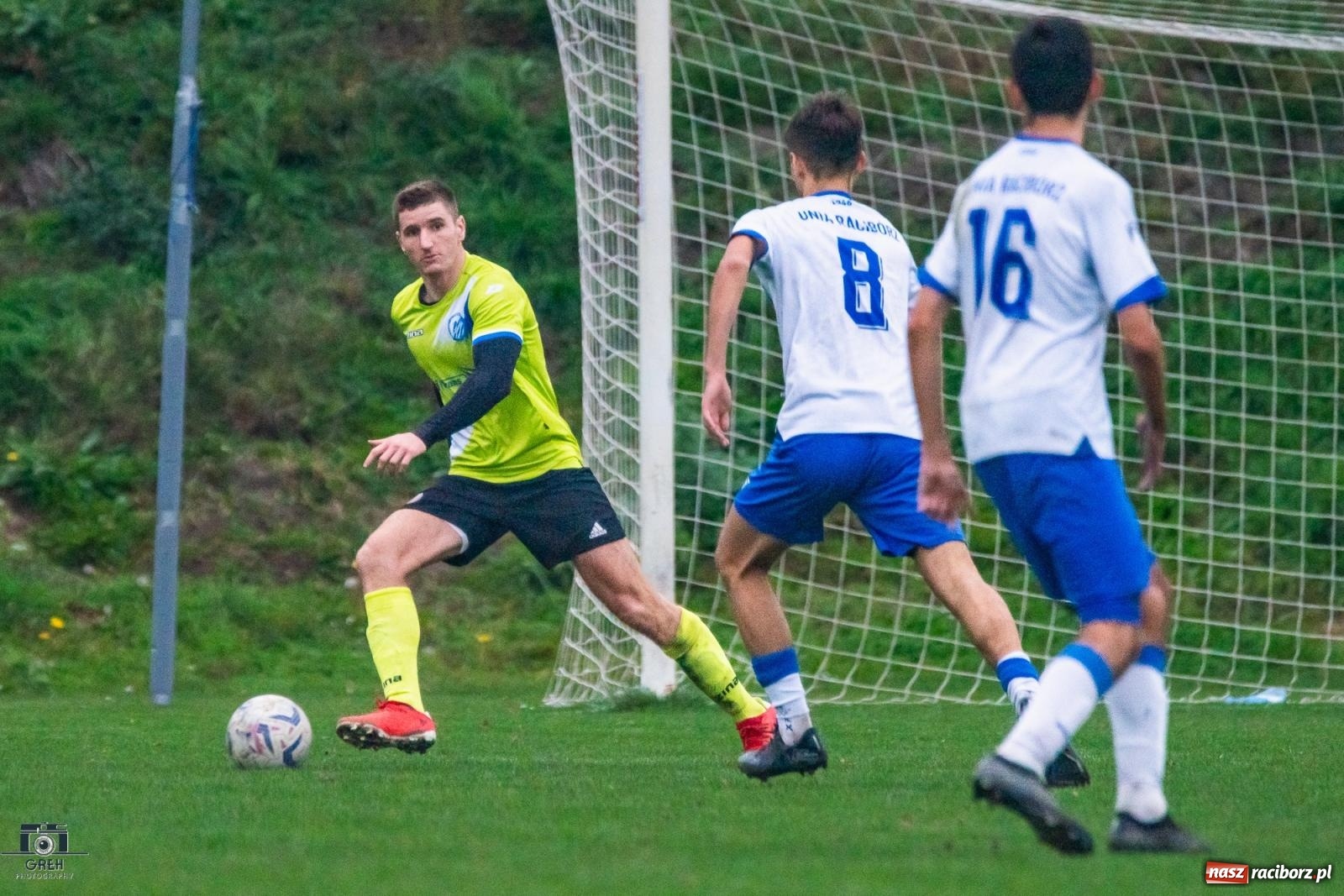Zdjęcie w galerii na portalu naszraciborz.pl: Są takie mecze, gdzie nic wyjść nie chce. Przerwana passa Unii Racibórz [FOTO] wiadomości z regionu