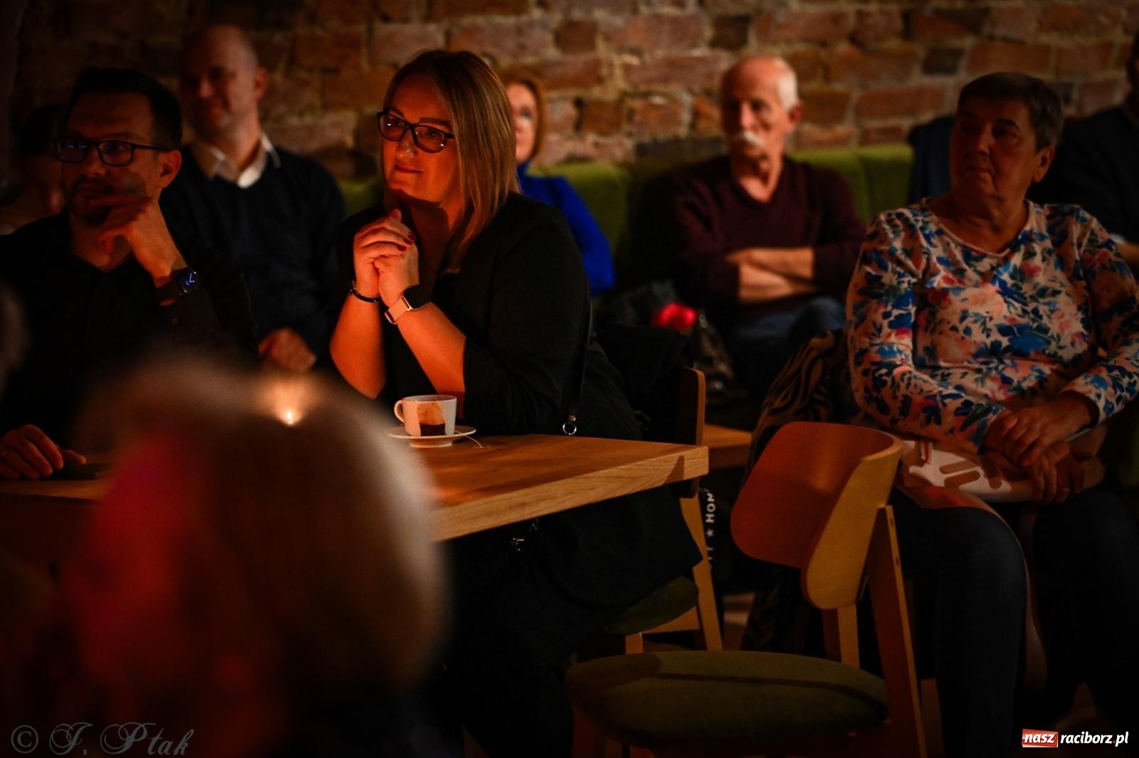 Zdjęcie w galerii na portalu naszraciborz.pl: EMI unplugged. Magiczny pierwszy koncert w zamkowej piwnicy [FOTO i WIDEO] wiadomości z regionu