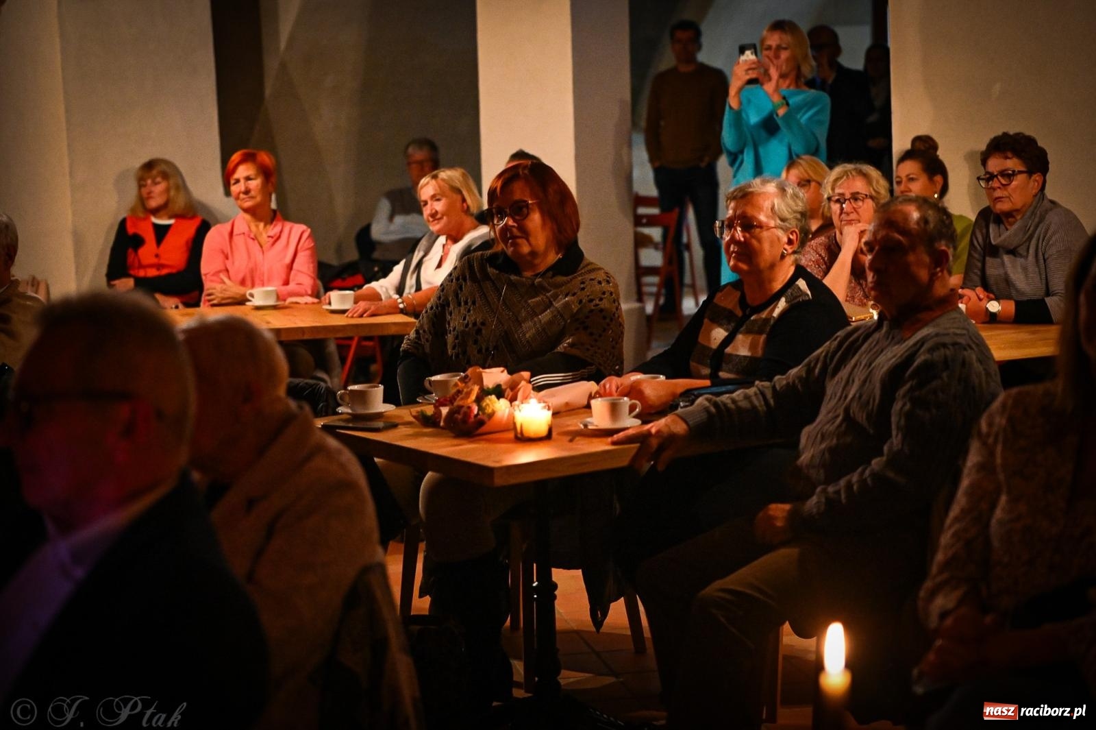 Zdjęcie w galerii na portalu naszraciborz.pl: EMI unplugged. Magiczny pierwszy koncert w zamkowej piwnicy [FOTO i WIDEO] wiadomości z regionu