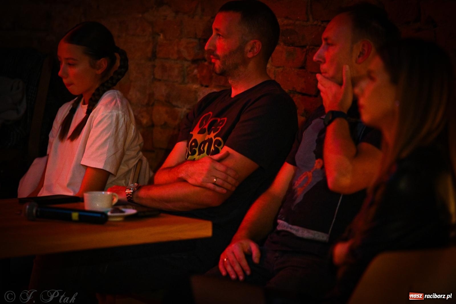 Zdjęcie w galerii na portalu naszraciborz.pl: EMI unplugged. Magiczny pierwszy koncert w zamkowej piwnicy [FOTO i WIDEO] wiadomości z regionu