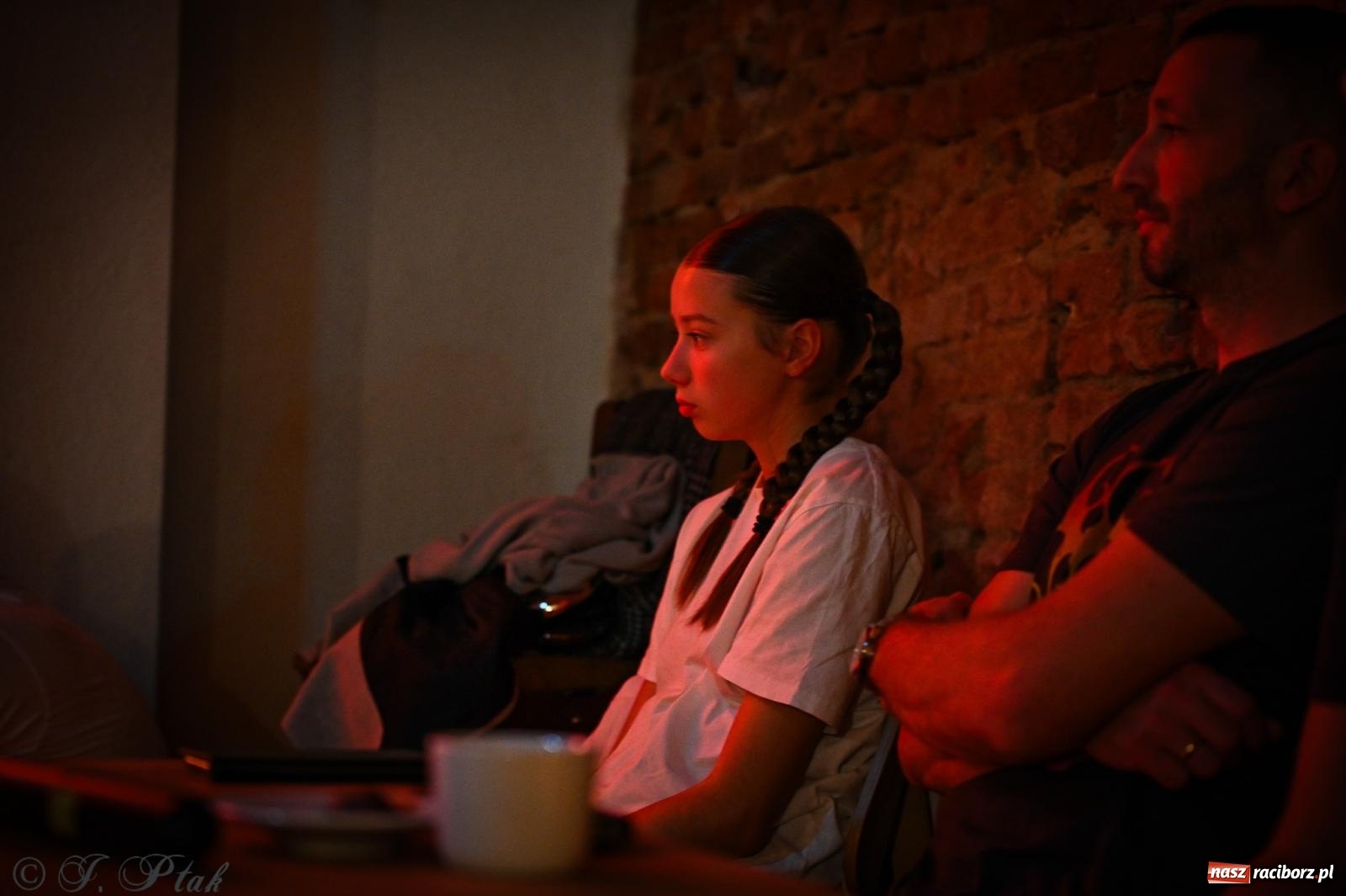 Zdjęcie w galerii na portalu naszraciborz.pl: EMI unplugged. Magiczny pierwszy koncert w zamkowej piwnicy [FOTO i WIDEO] wiadomości z regionu