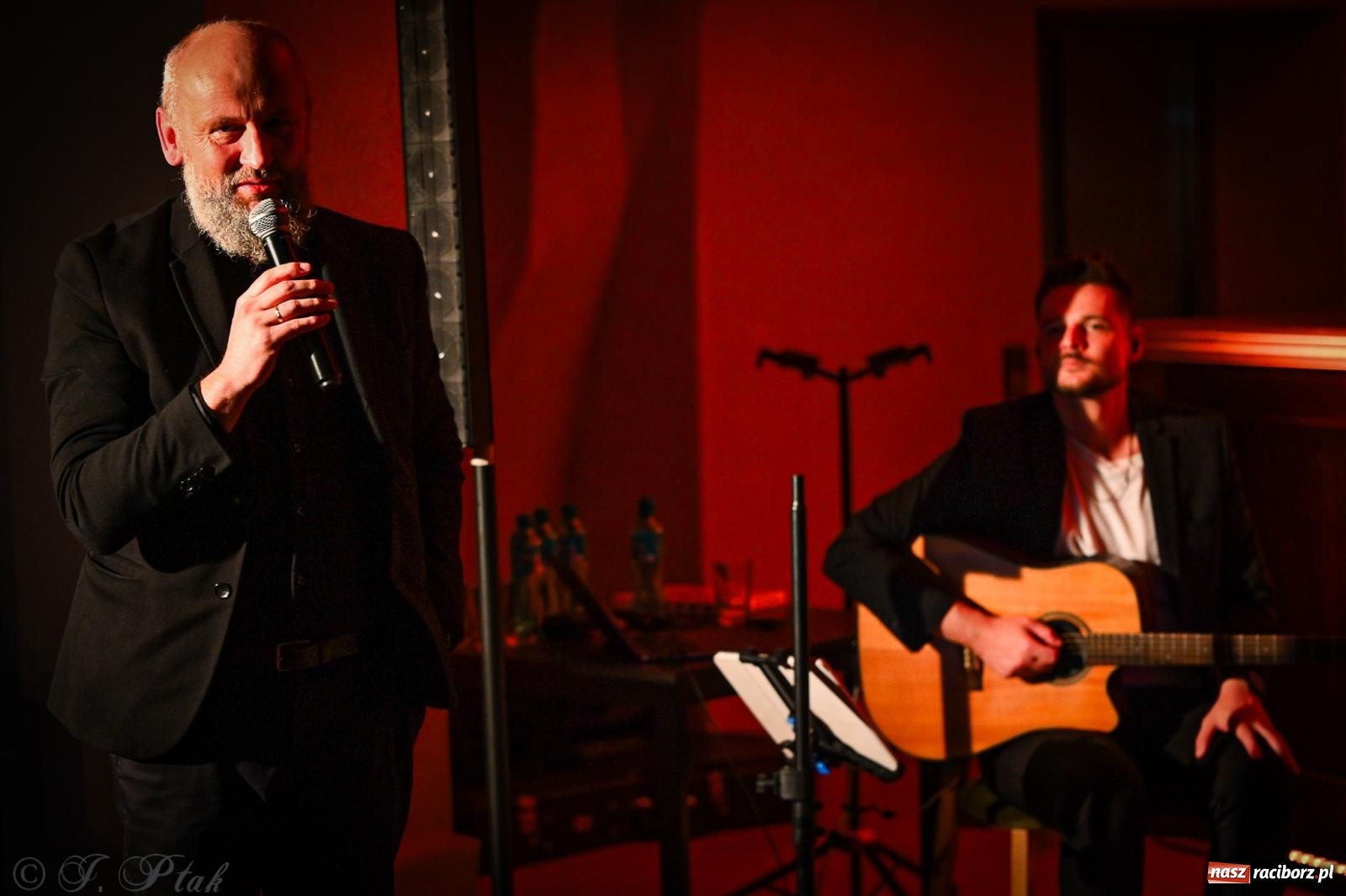 Zdjęcie w galerii na portalu naszraciborz.pl: EMI unplugged. Magiczny pierwszy koncert w zamkowej piwnicy [FOTO i WIDEO] wiadomości z regionu