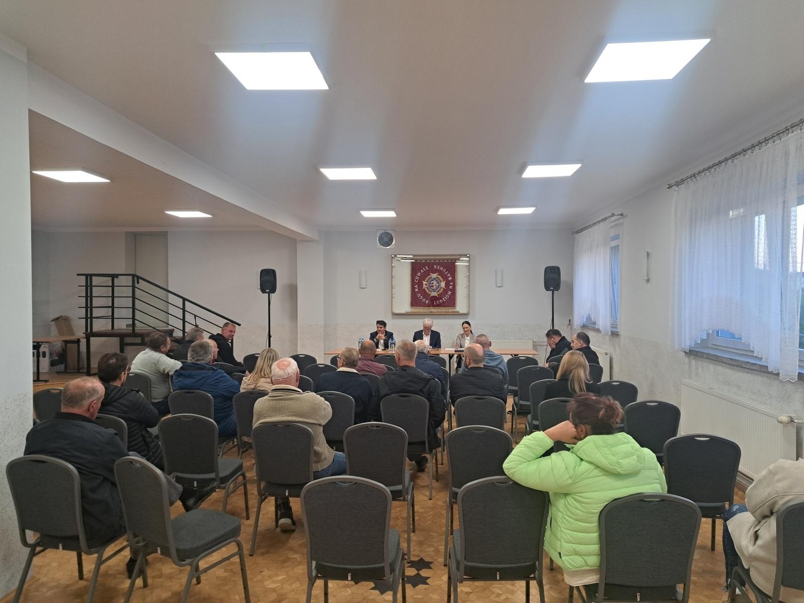 Zdjęcie w galerii na portalu naszraciborz.pl: Prezydent spotkał się z mieszkańcami Sudoła wiadomości z regionu