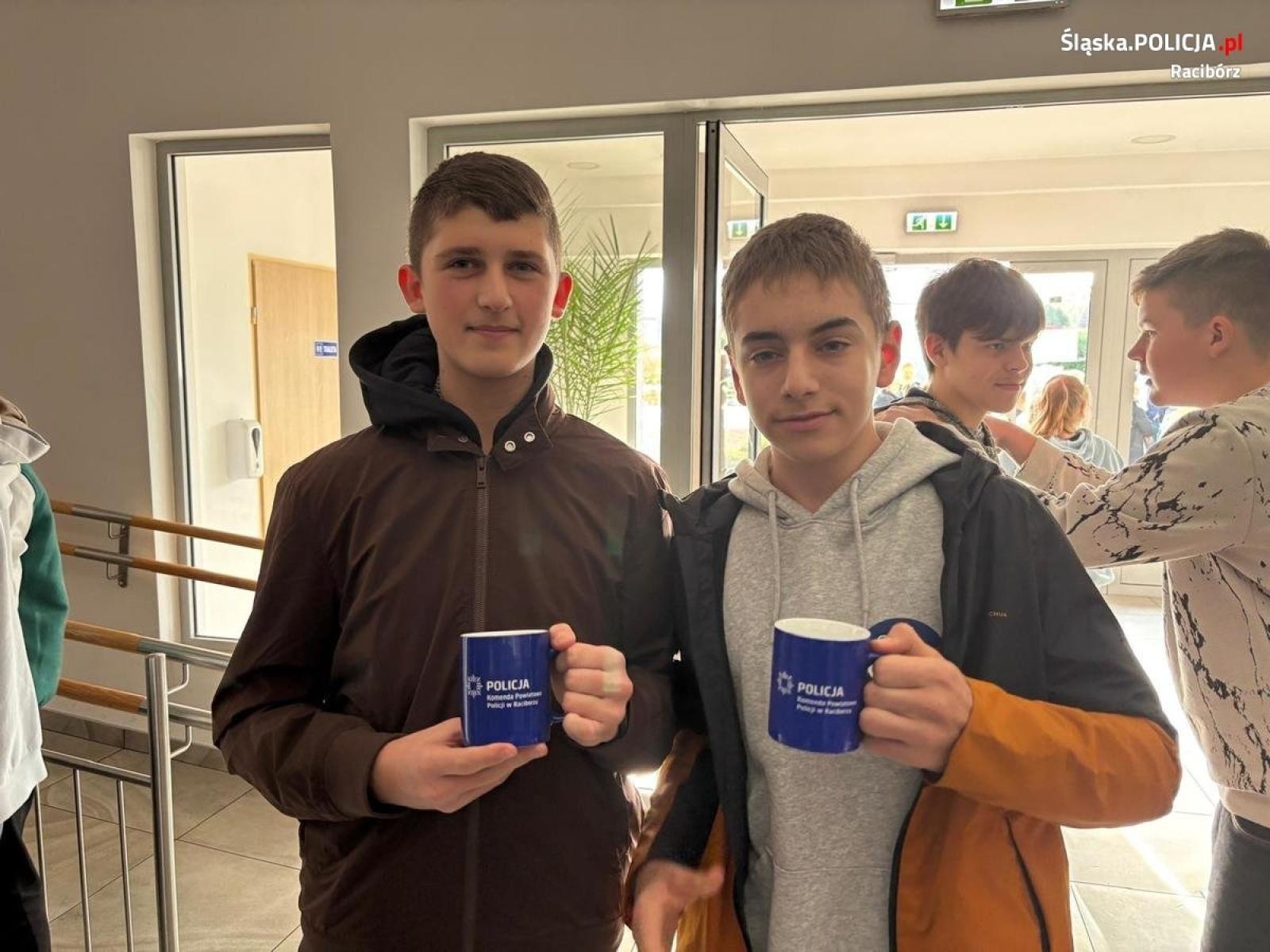 Zdjęcie w galerii na portalu naszraciborz.pl: Policjanci wzięli udział w podsumowaniu konkursu Śladami Adama Kocura  wiadomości z regionu