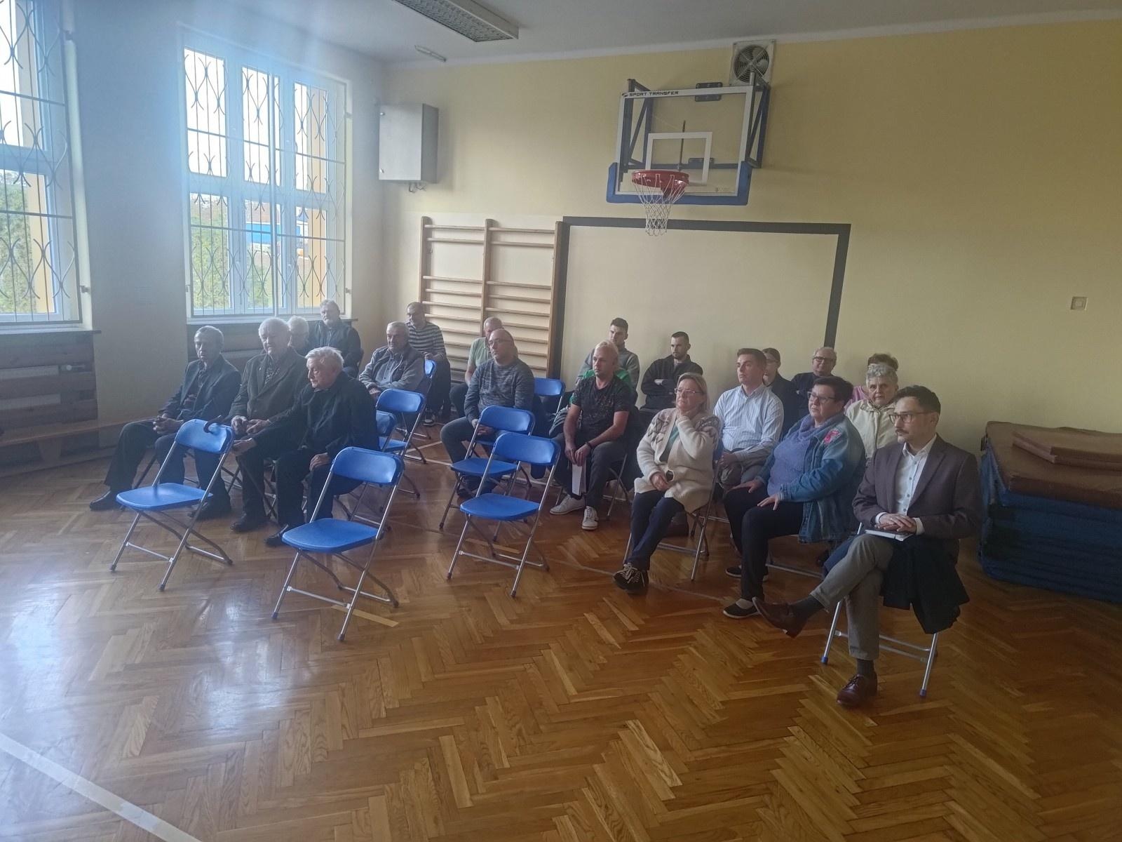 Zdjęcie w galerii na portalu naszraciborz.pl: Pytania o przedszkole i halę sportową. Spotkanie z mieszkańcami Studziennej wiadomości z regionu