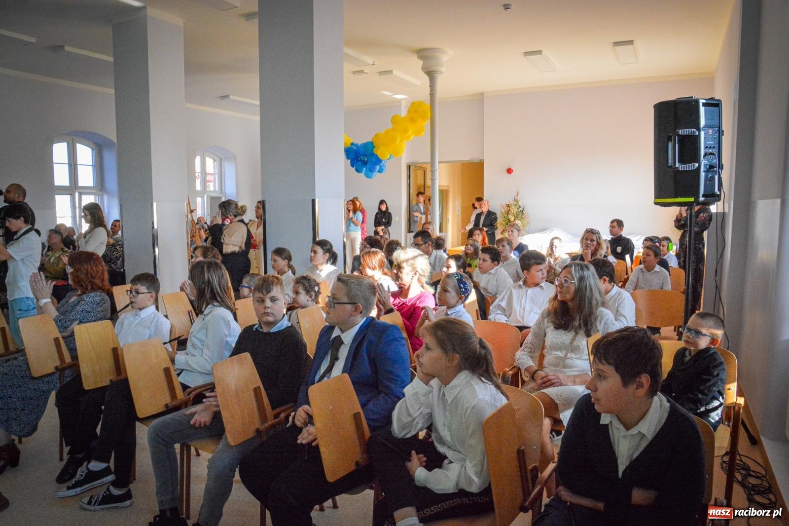 Zdjęcie w galerii na portalu naszraciborz.pl: Dzień Głuchych w Raciborzu – symboliczne otwarcie odnowionego ośrodka dla niesłyszących i słabosłyszących wiadomości z regionu