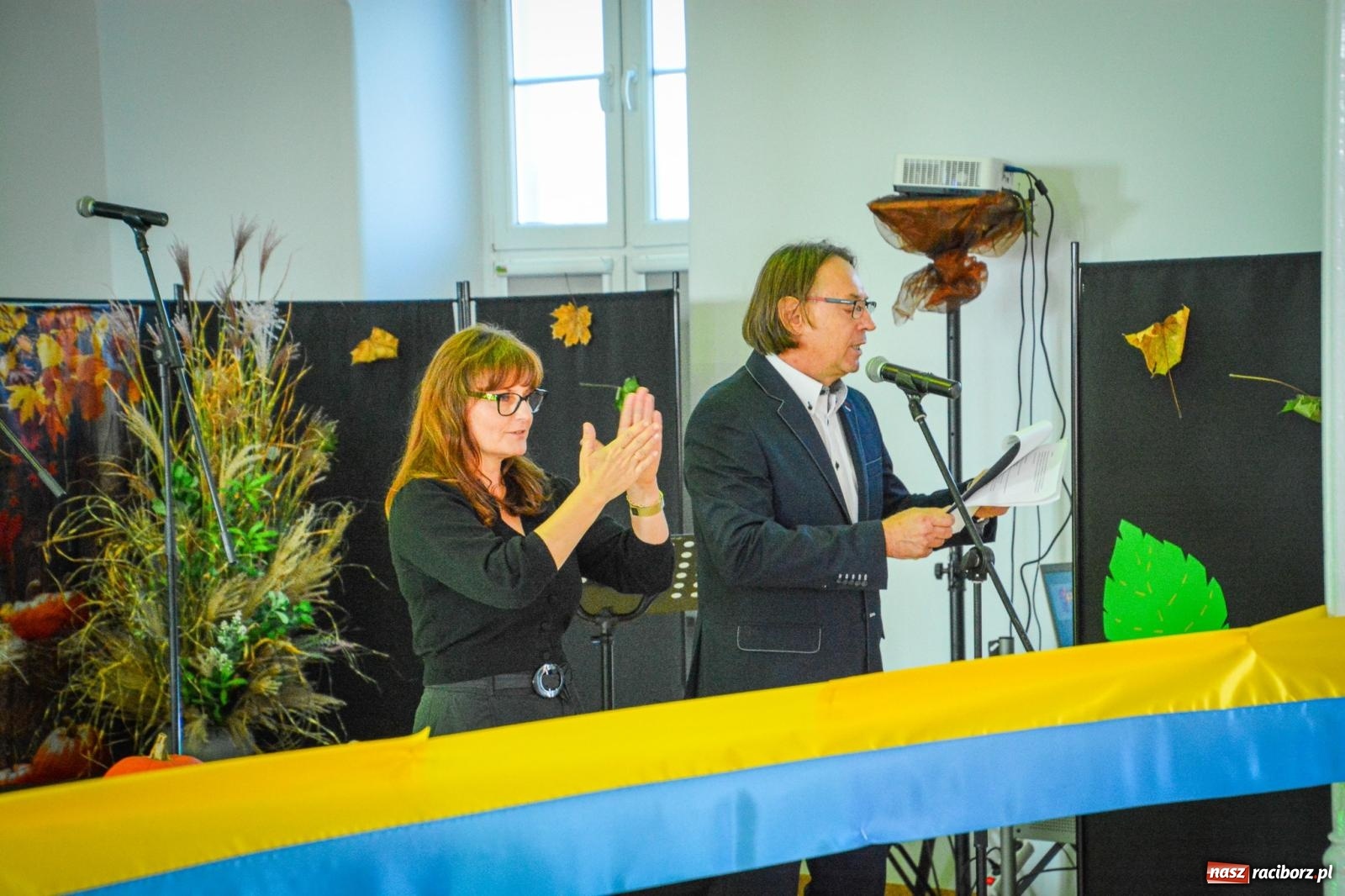 Zdjęcie w galerii na portalu naszraciborz.pl: Dzień Głuchych w Raciborzu – symboliczne otwarcie odnowionego ośrodka dla niesłyszących i słabosłyszących wiadomości z regionu