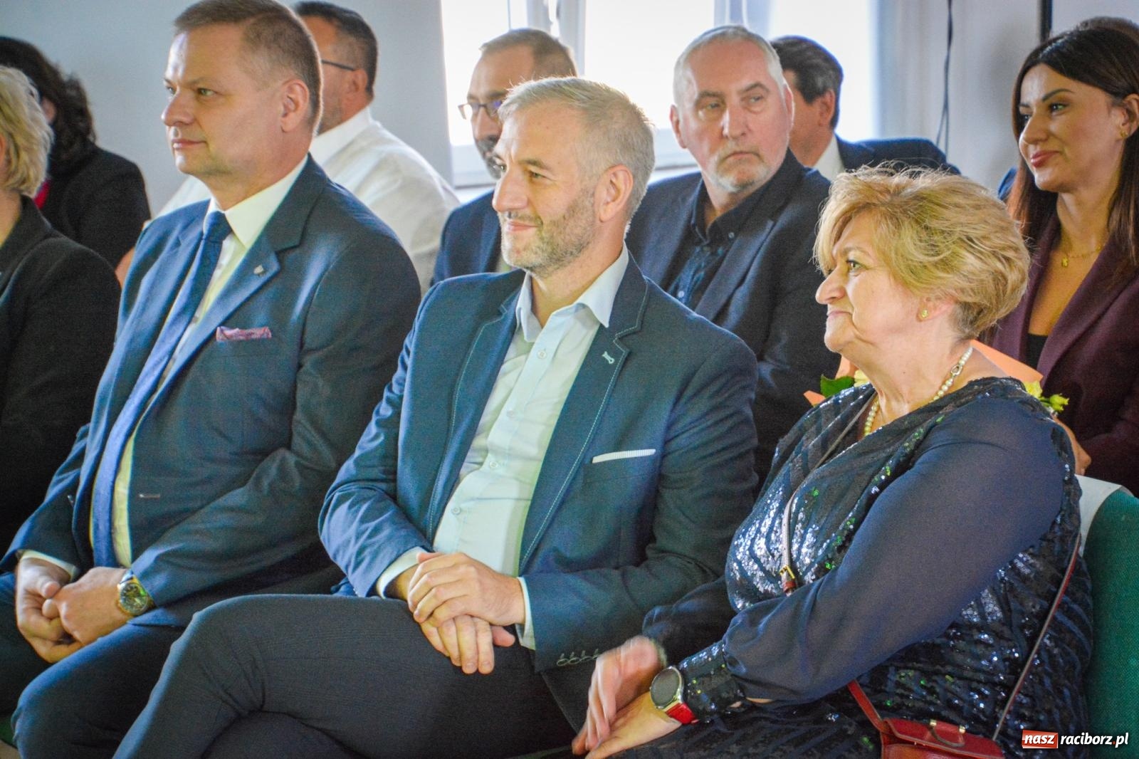 Zdjęcie w galerii na portalu naszraciborz.pl: Dzień Głuchych w Raciborzu – symboliczne otwarcie odnowionego ośrodka dla niesłyszących i słabosłyszących wiadomości z regionu