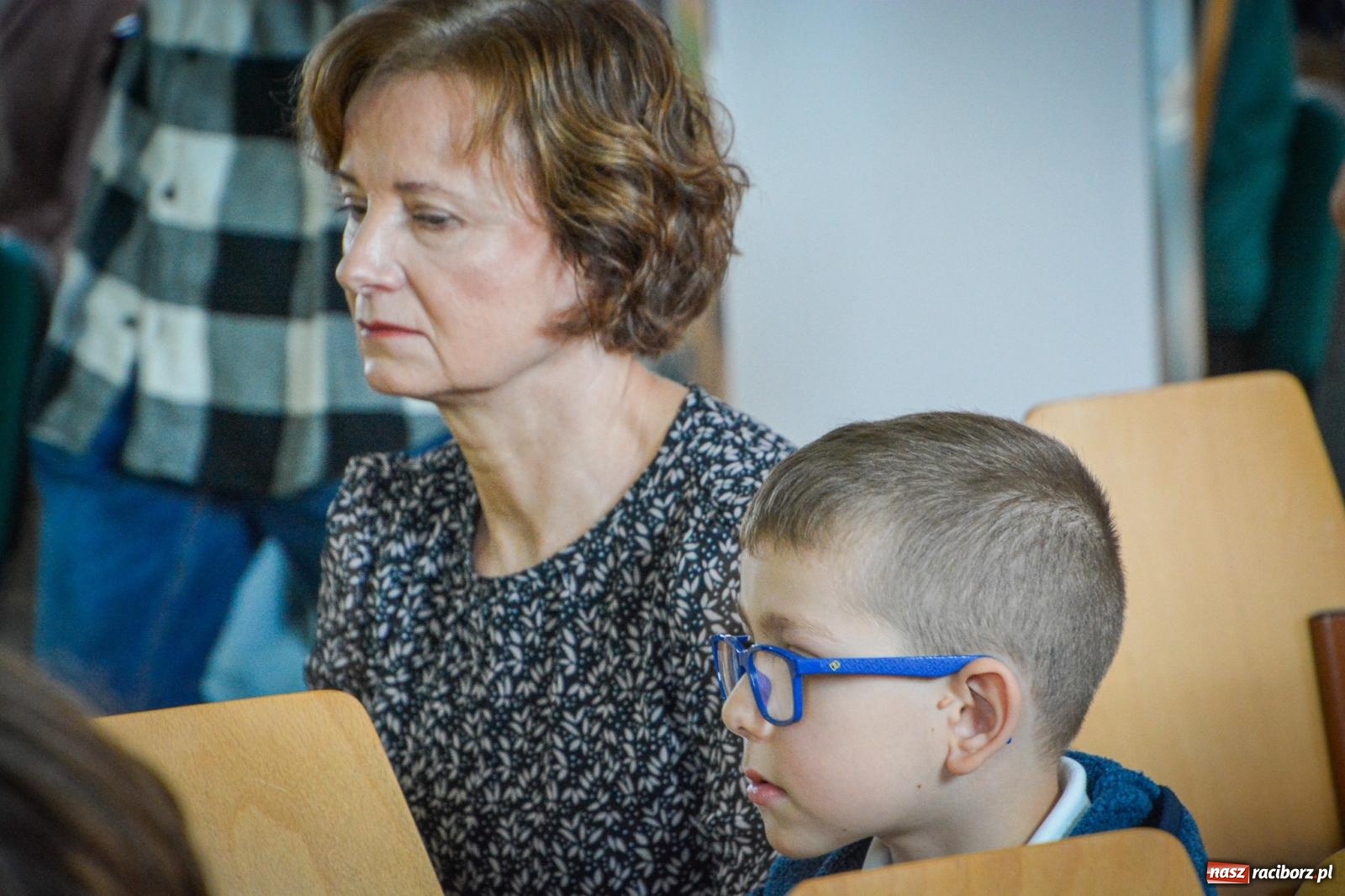 Zdjęcie w galerii na portalu naszraciborz.pl: Dzień Głuchych w Raciborzu – symboliczne otwarcie odnowionego ośrodka dla niesłyszących i słabosłyszących wiadomości z regionu