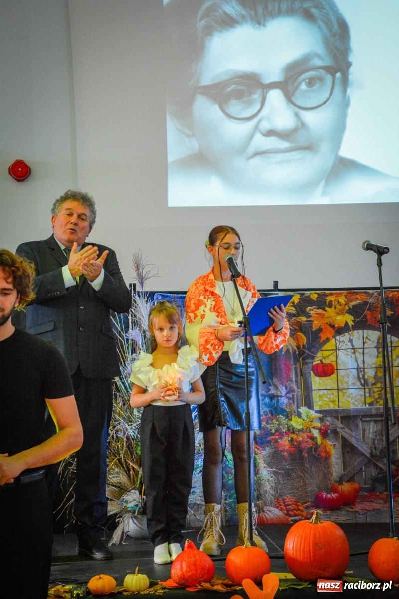 Zdjęcie w galerii na portalu naszraciborz.pl: Dzień Głuchych w Raciborzu – symboliczne otwarcie odnowionego ośrodka dla niesłyszących i słabosłyszących wiadomości z regionu