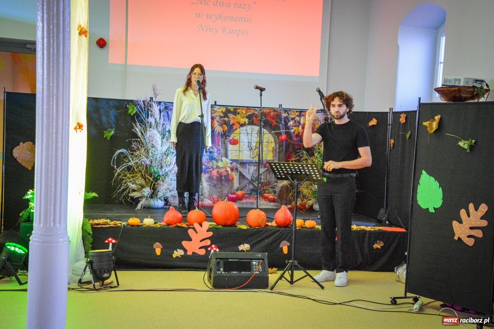 Zdjęcie w galerii na portalu naszraciborz.pl: Dzień Głuchych w Raciborzu – symboliczne otwarcie odnowionego ośrodka dla niesłyszących i słabosłyszących wiadomości z regionu