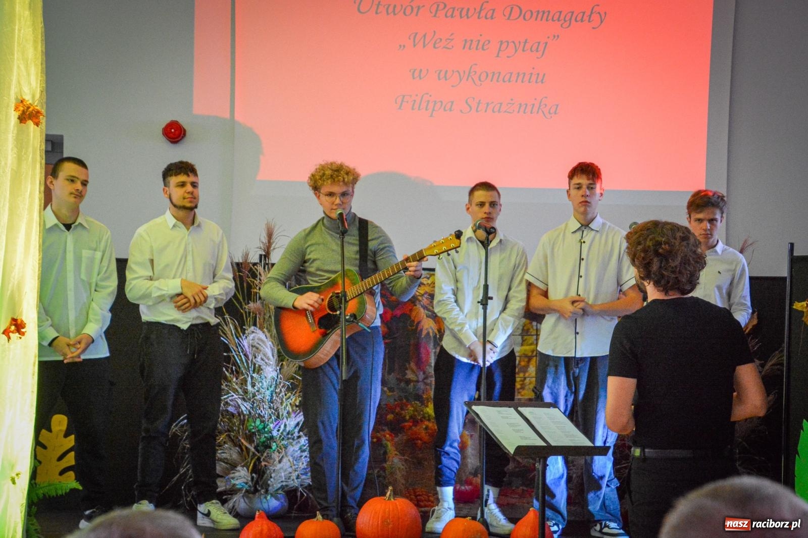 Zdjęcie w galerii na portalu naszraciborz.pl: Dzień Głuchych w Raciborzu – symboliczne otwarcie odnowionego ośrodka dla niesłyszących i słabosłyszących wiadomości z regionu