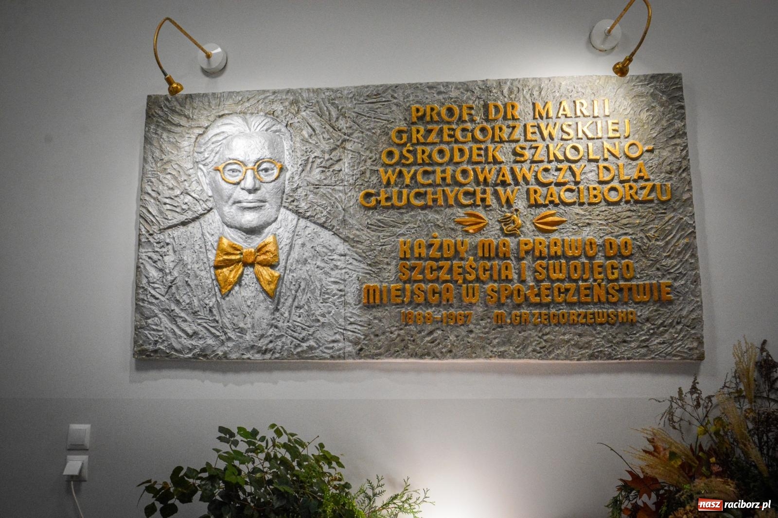 Zdjęcie w galerii na portalu naszraciborz.pl: Dzień Głuchych w Raciborzu – symboliczne otwarcie odnowionego ośrodka dla niesłyszących i słabosłyszących wiadomości z regionu