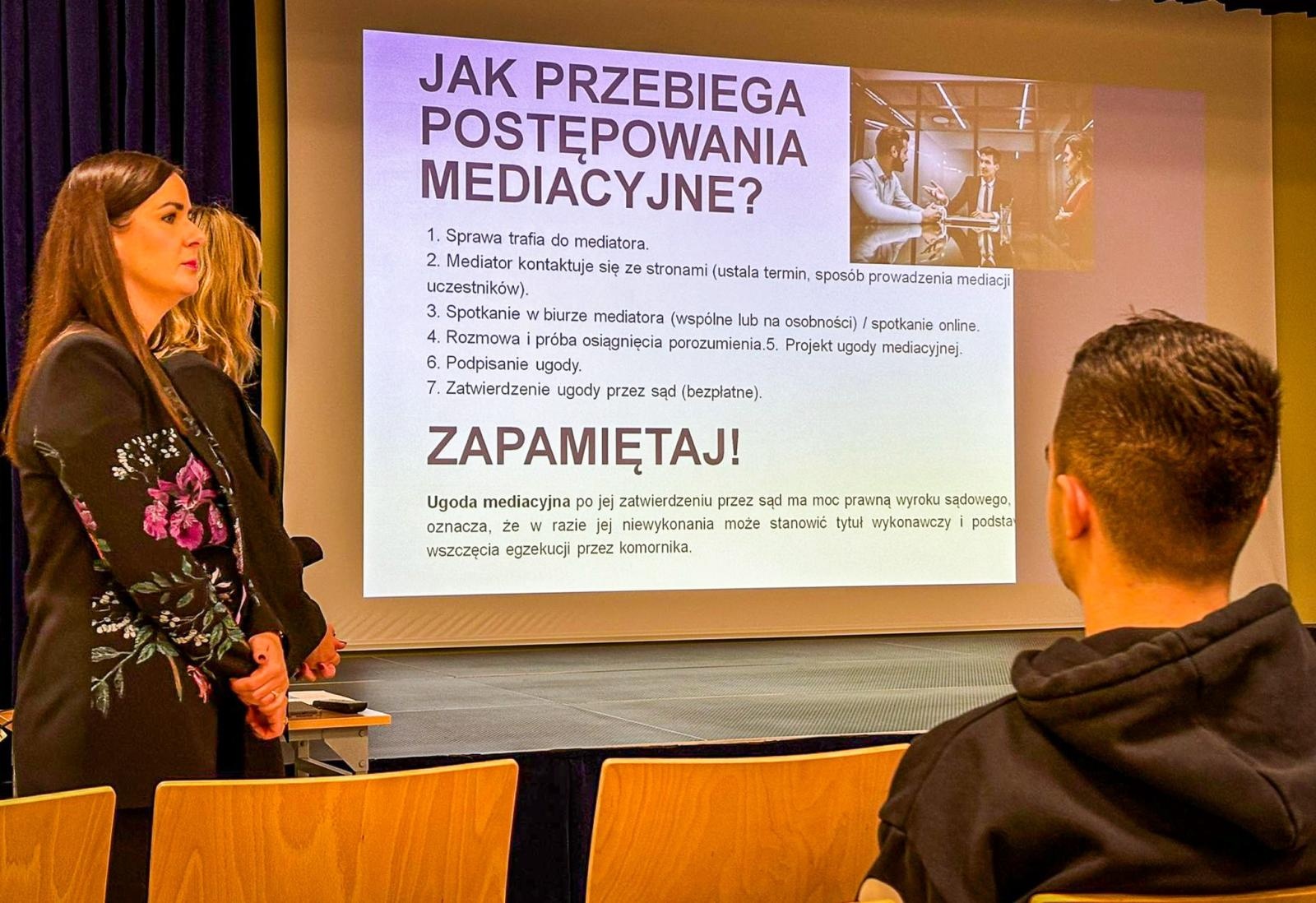 Zdjęcie w galerii na portalu naszraciborz.pl: Zajęcia o mediacji dla uczniów Mechanika – nauka rozwiązywania konfliktów bez sądu wiadomości z regionu